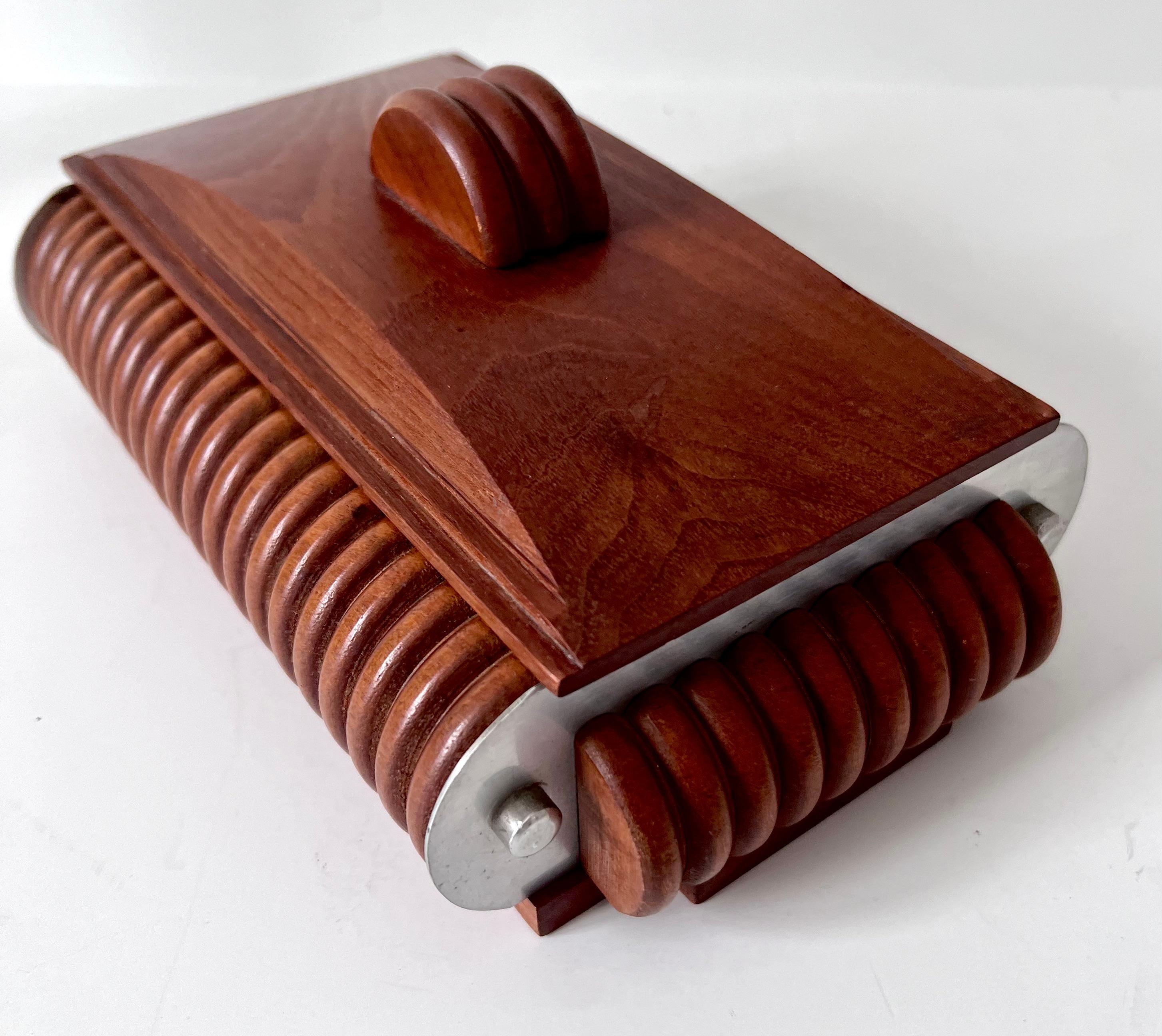 Boîte en bois de style Art Déco français, faite à la main en vente 2