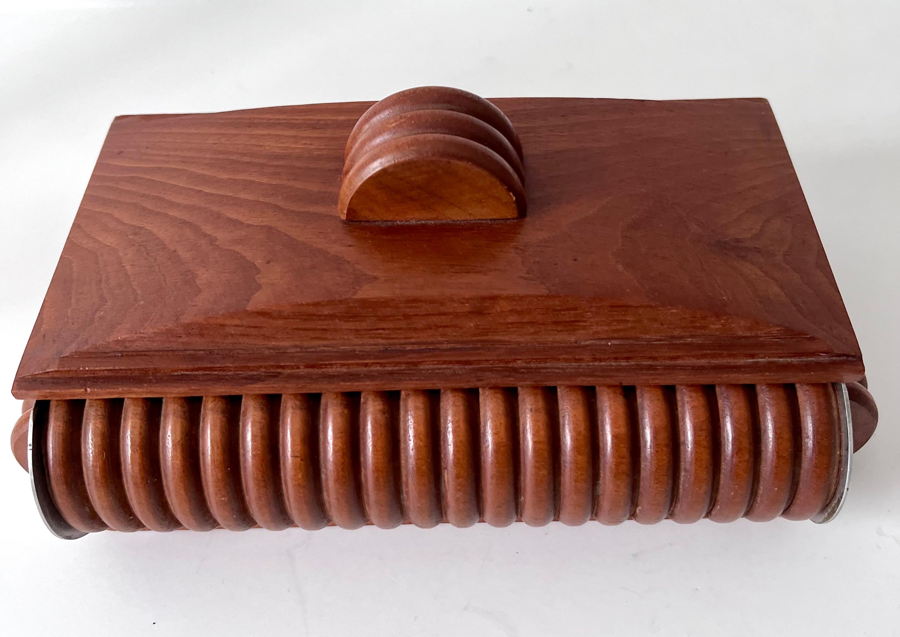 Fait main Boîte en bois de style Art Déco français, faite à la main en vente