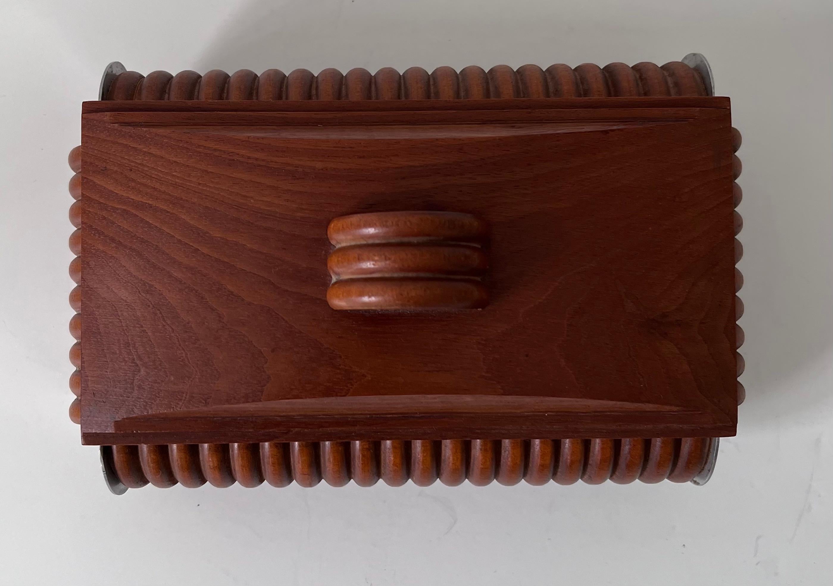 20ième siècle Boîte en bois de style Art Déco français, faite à la main en vente