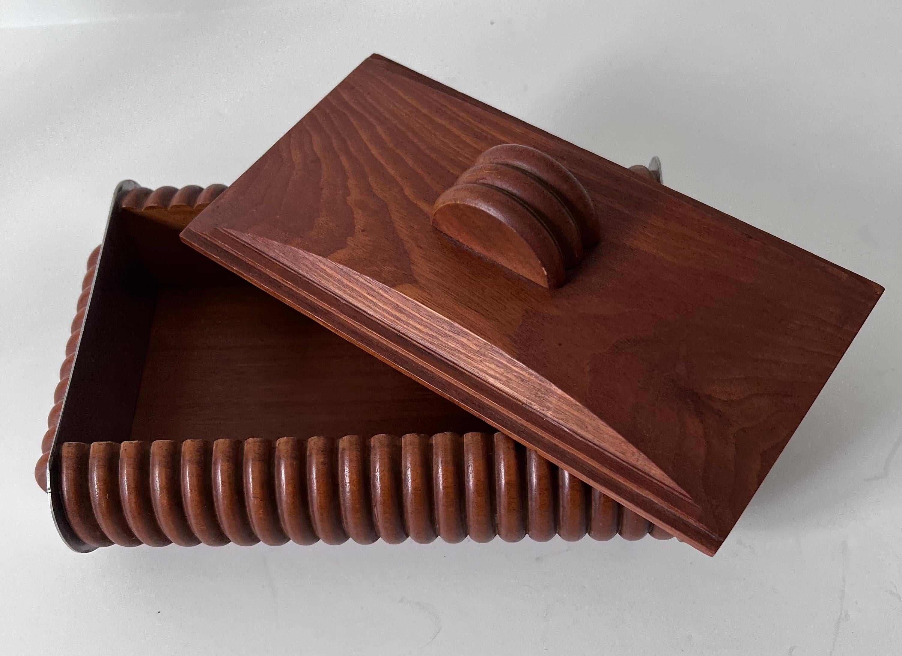 Aluminium Boîte en bois de style Art Déco français, faite à la main en vente