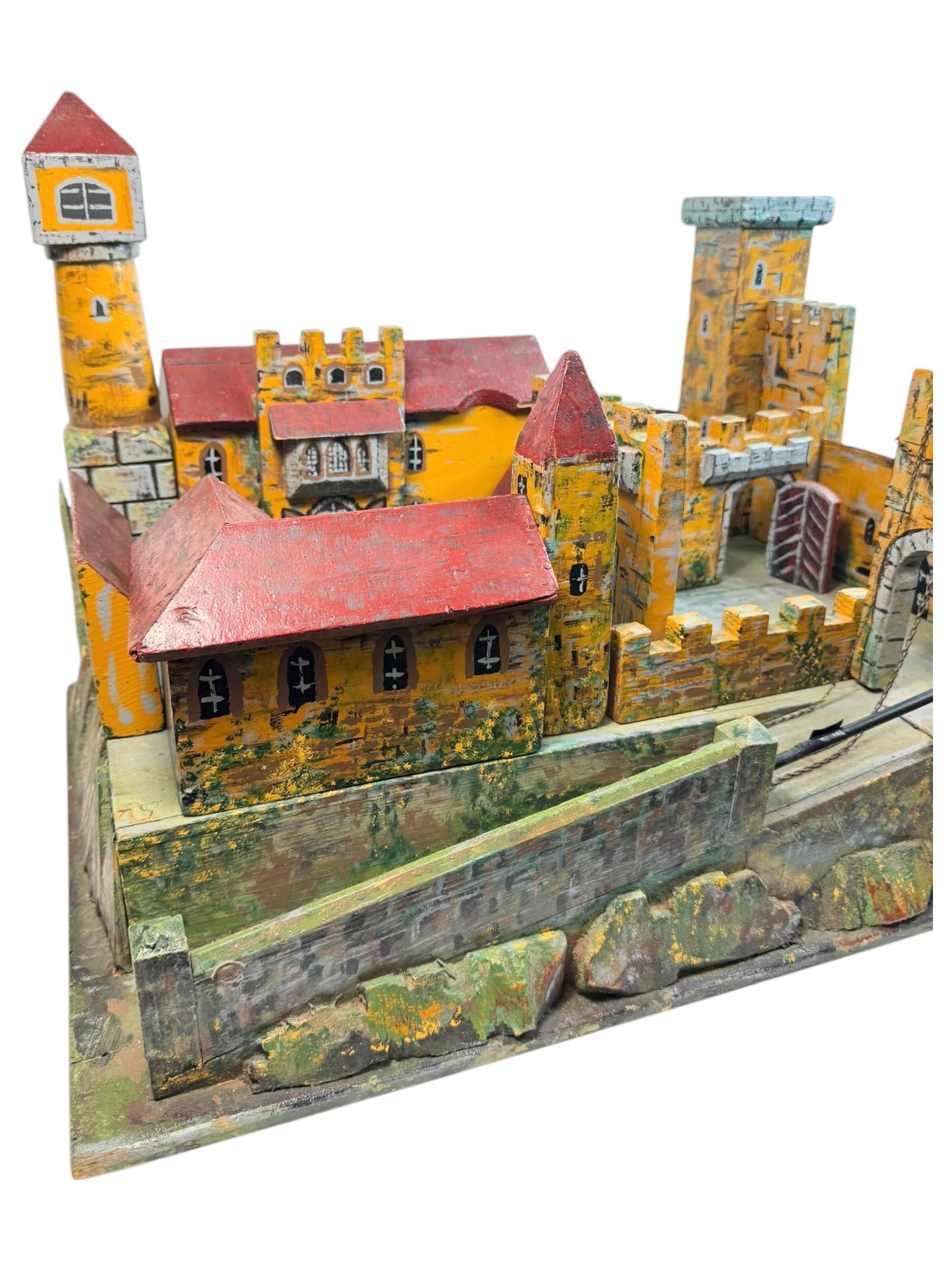 Handgefertigtes Holz-Trench-Volkskunst-Spielzeug Castle Medieval Knight, Deutsch, 1910er Jahre im Angebot 9