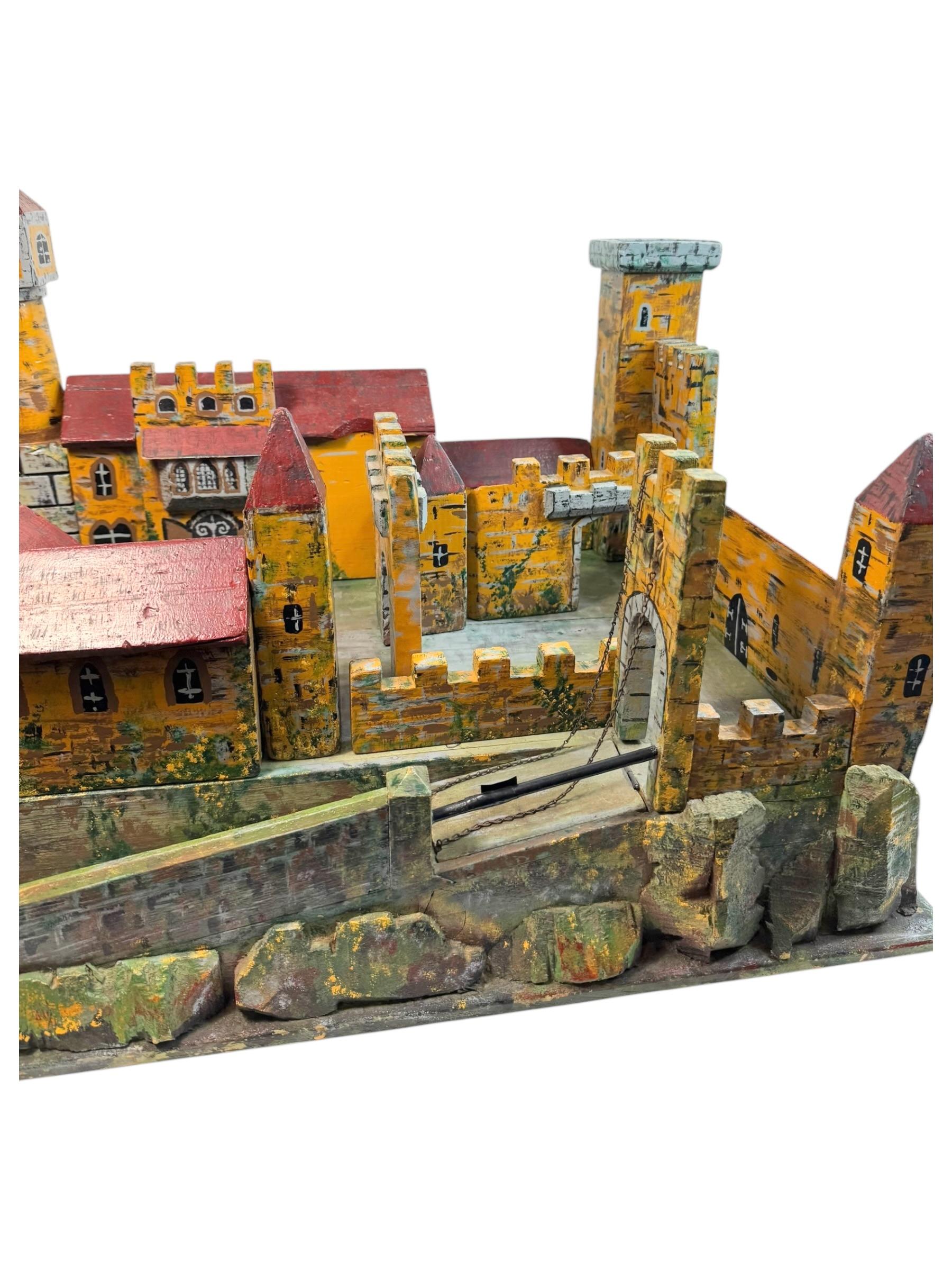 Handgefertigtes Holz-Trench-Volkskunst-Spielzeug Castle Medieval Knight, Deutsch, 1910er Jahre im Angebot 10