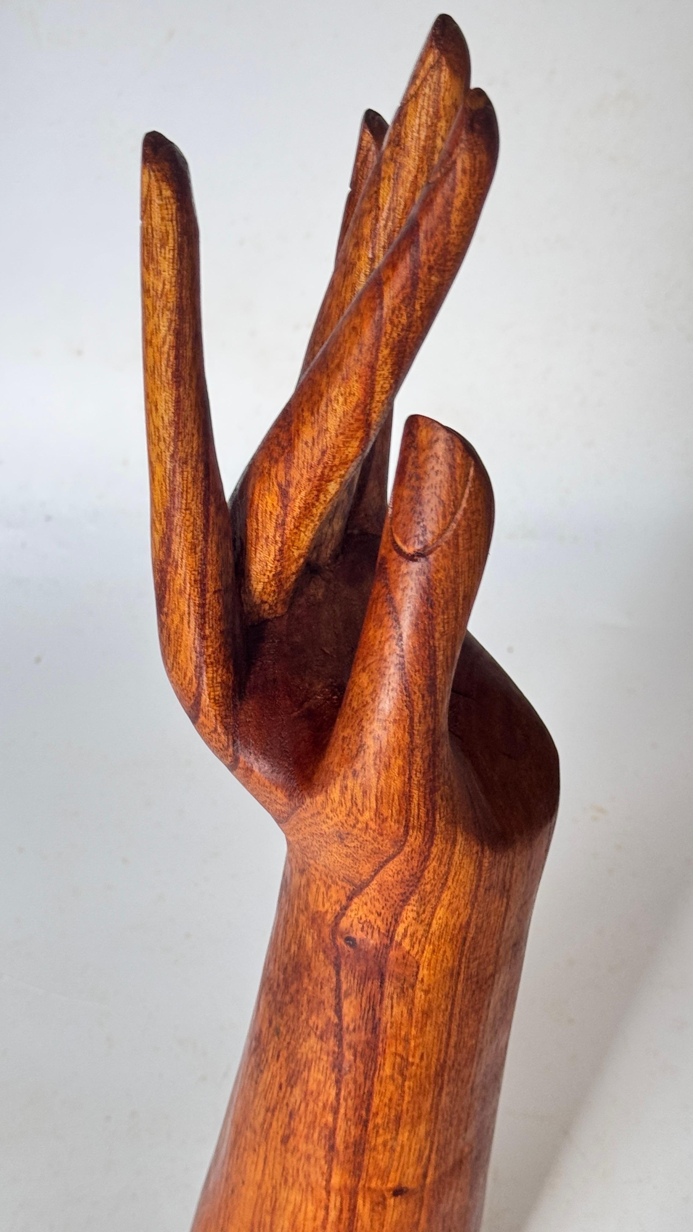 Late 20th Century Wooden Hand Jewelry Display Sculpture, Finely Carved with Natural Varnish – Deco For Sale