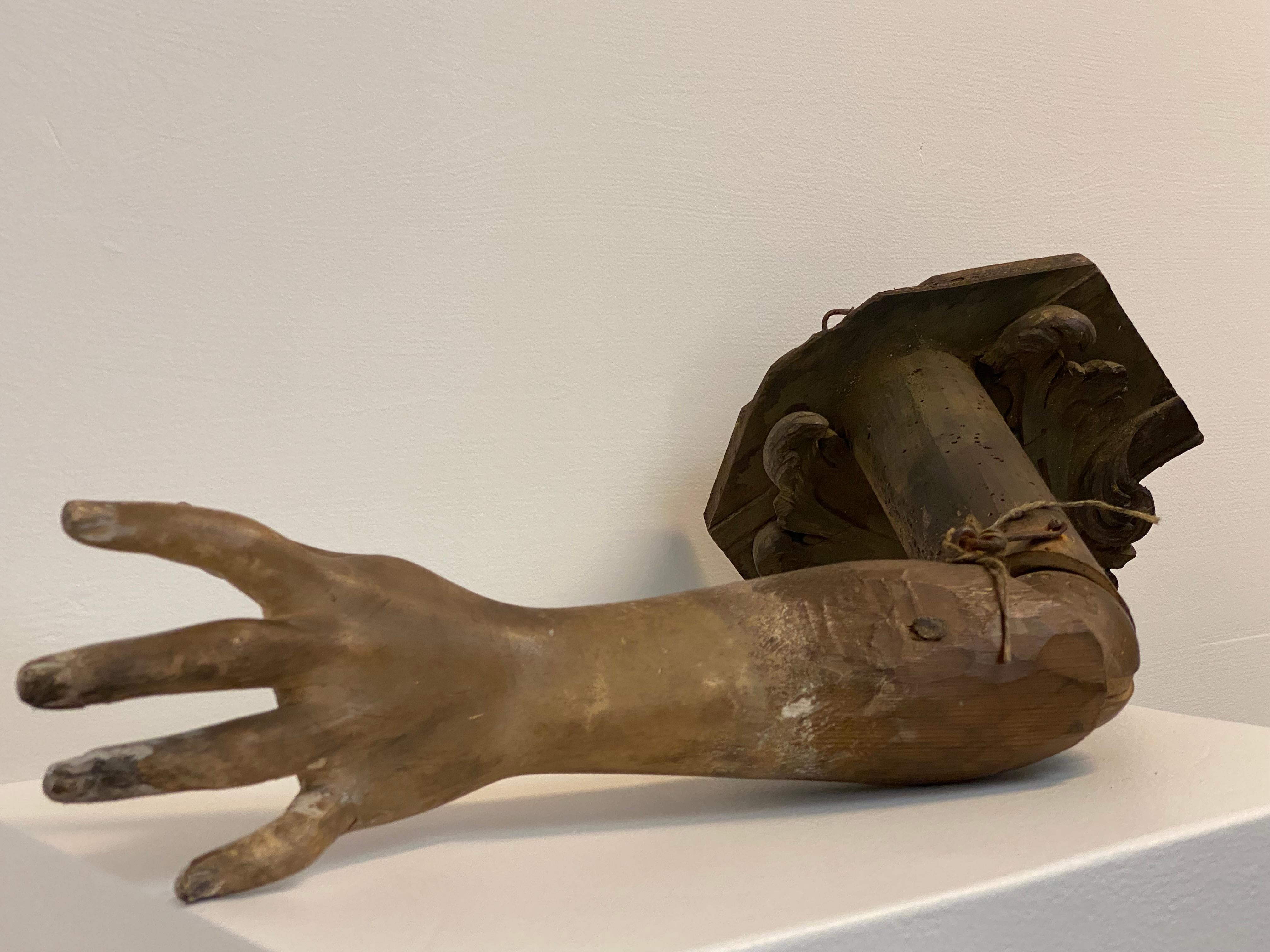 Beautiful sculptured hand of a wooden Mannequin,
Italy late 18 th Century mounted on a wooden stand,
very fine sculptured and good, old Patina of the wood,
very beautiful decorative object.