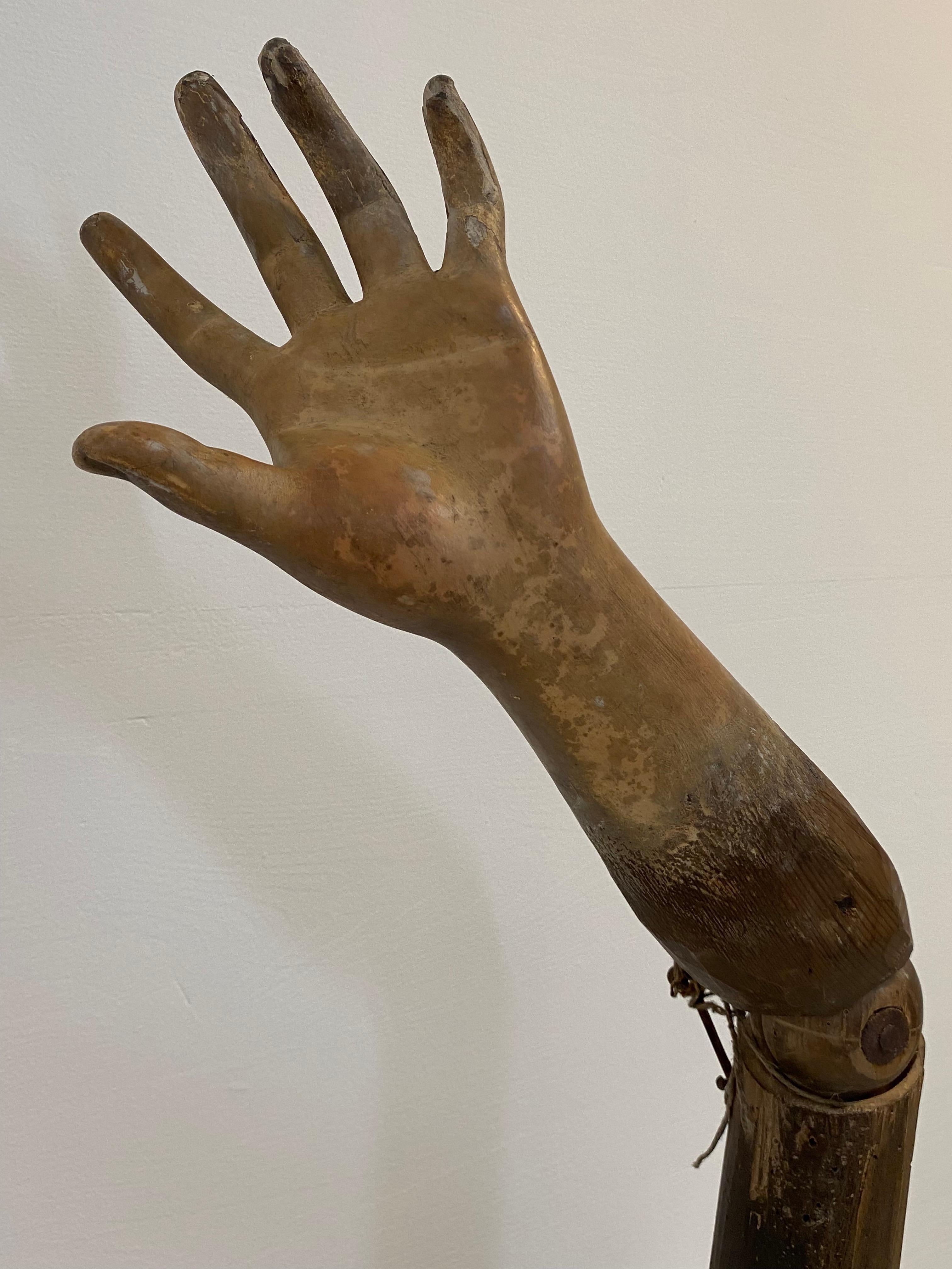 Wooden Hand of an Antique Mannequin, Italy, 18 th Century For Sale 1