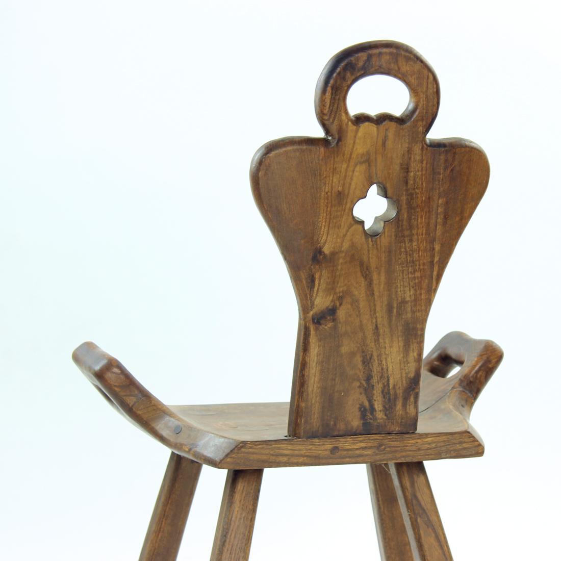 Handgefertigter Beistellstuhl aus Holz, Holland 1920er Jahre (Walnuss) im Angebot