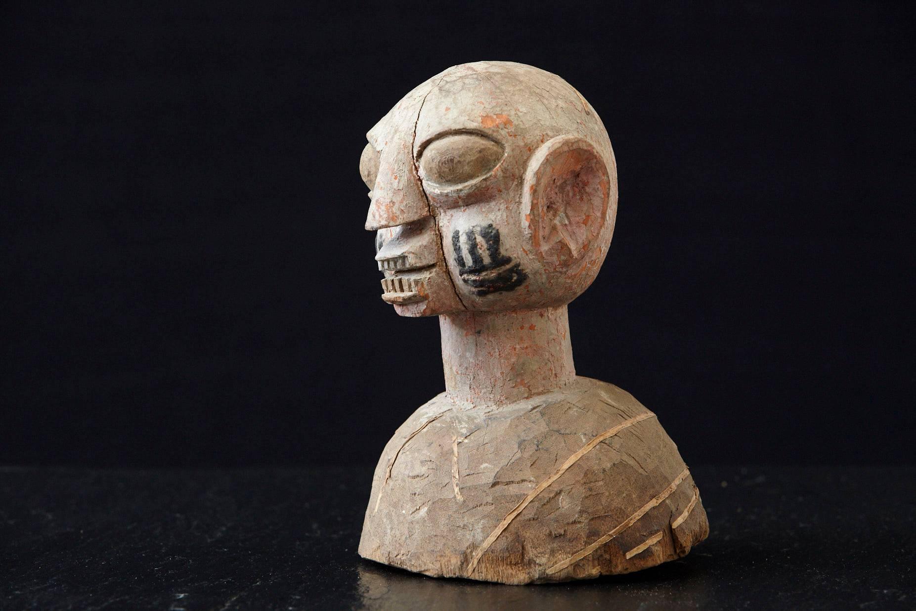 Tribal Wooden Head of a Wife of an Ooni of Ile-Ife, Yoruba People, Nigeria, circa 1930s For Sale