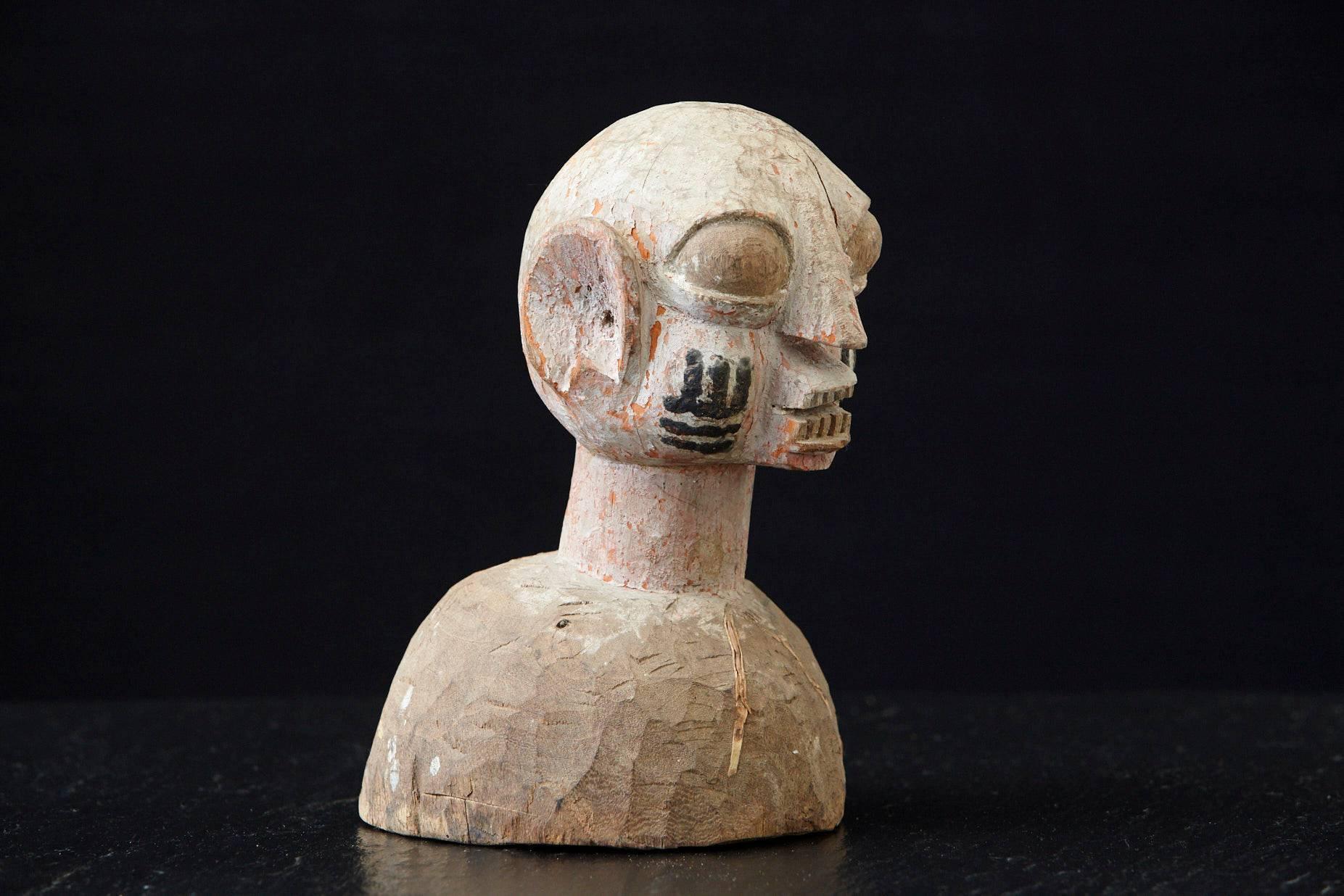 20th Century Wooden Head of a Wife of an Ooni of Ile-Ife, Yoruba People, Nigeria, circa 1930s For Sale
