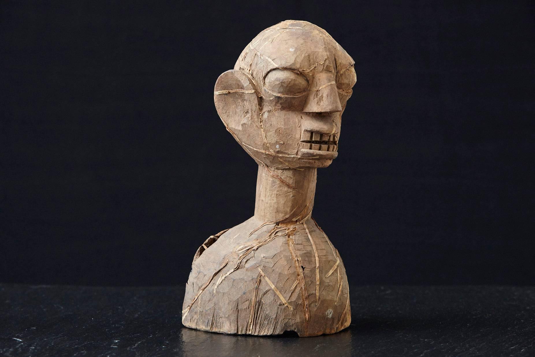 Tribal Wooden Head of an Ooni of Ile-Ife, Yoruba People, Nigeria, circa 1930s For Sale