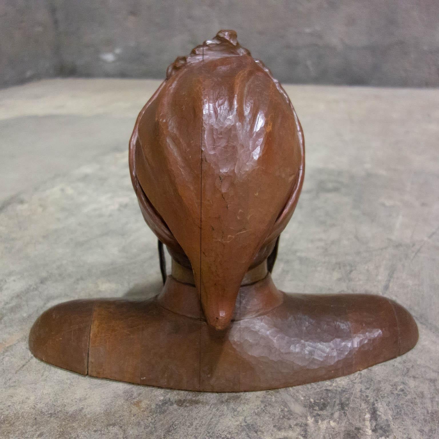 Wooden Head Statue of Danté Alighieri, Hand Made Arts & Crafts, Germany, 1880 In Good Condition In Nijmegen, Gelderland