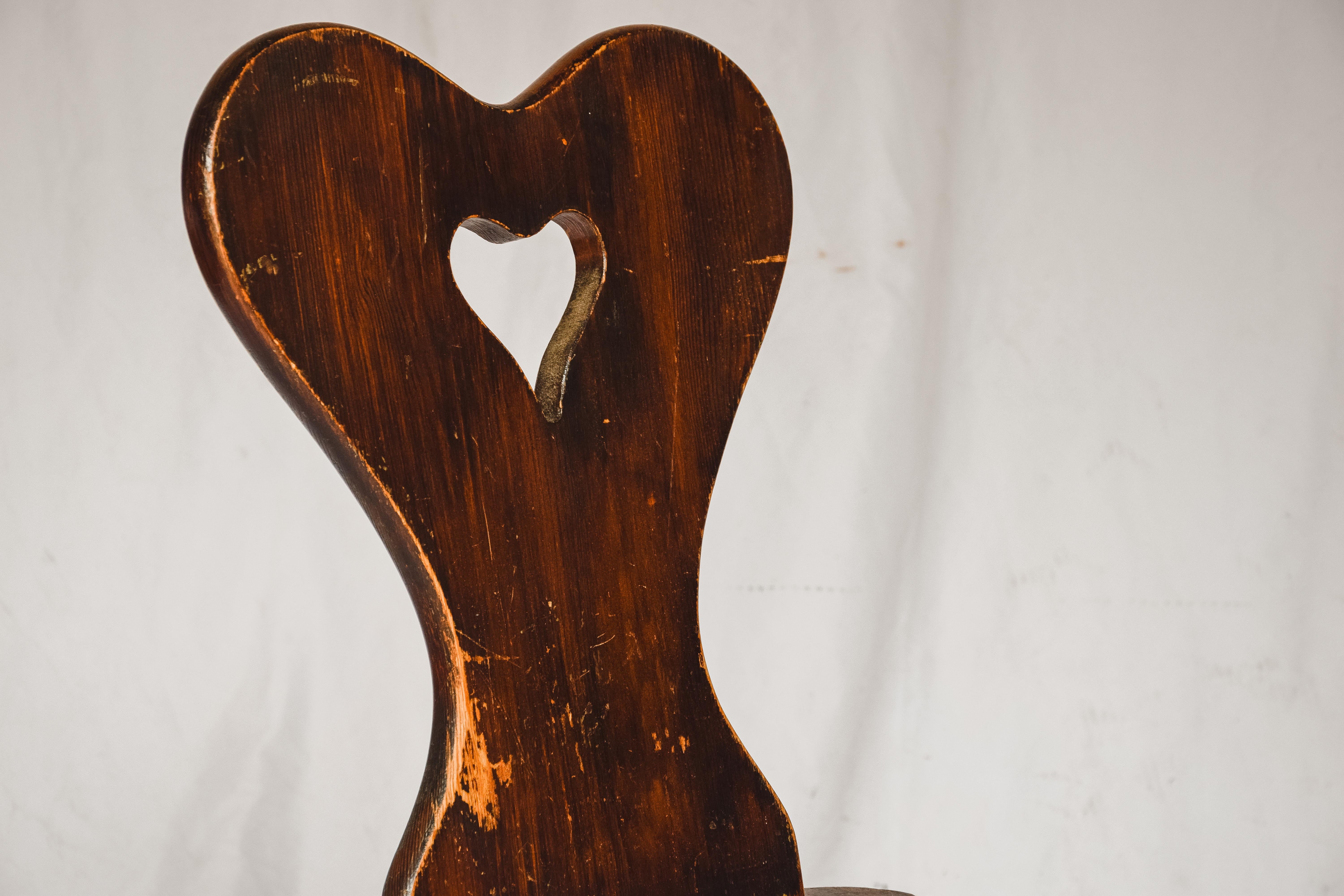 Wooden Heart Shaped Chair In Good Condition In Houston, TX