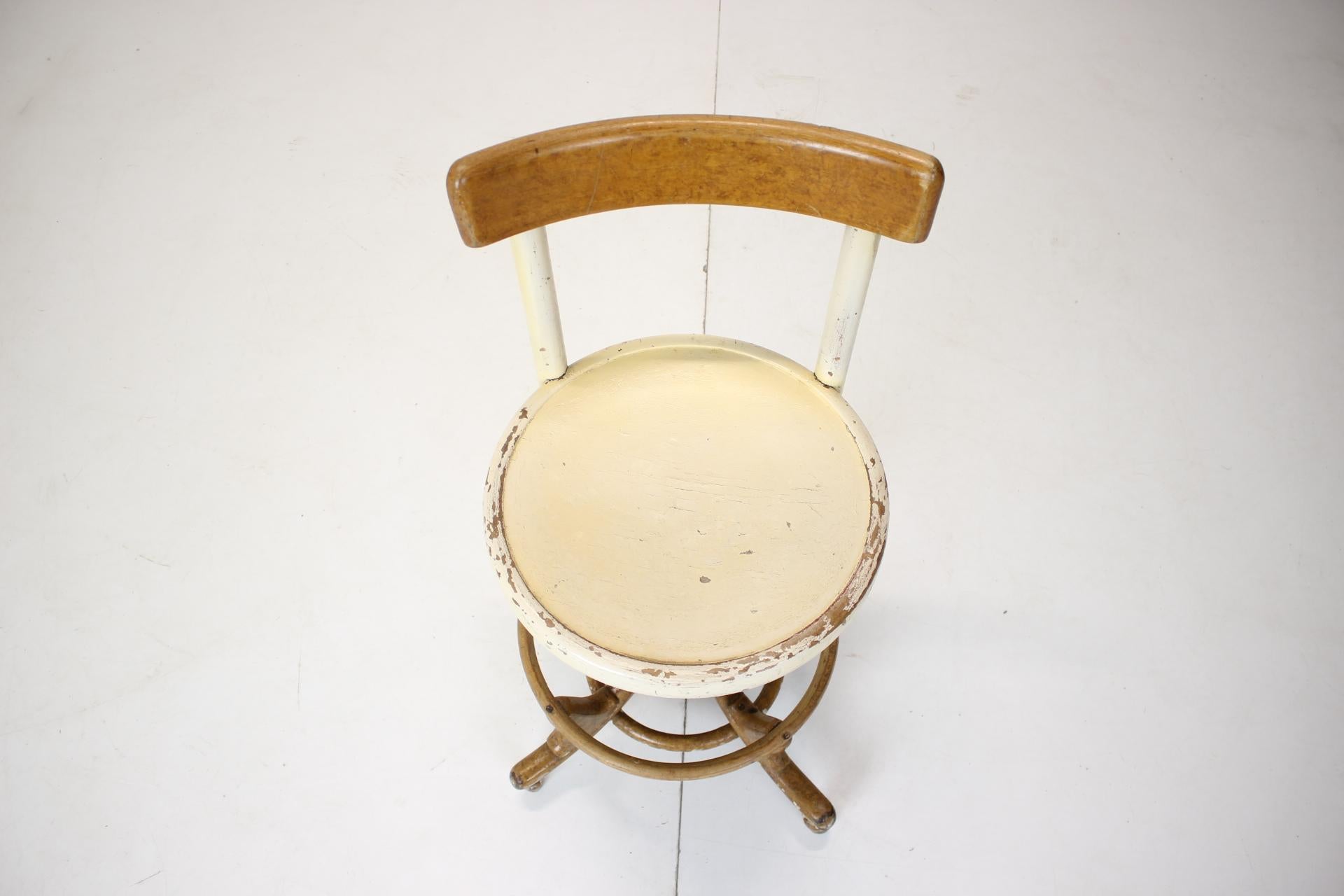 Bentwood Wooden Height Adjustable Chair, Czechoslovakia, 1920s For Sale
