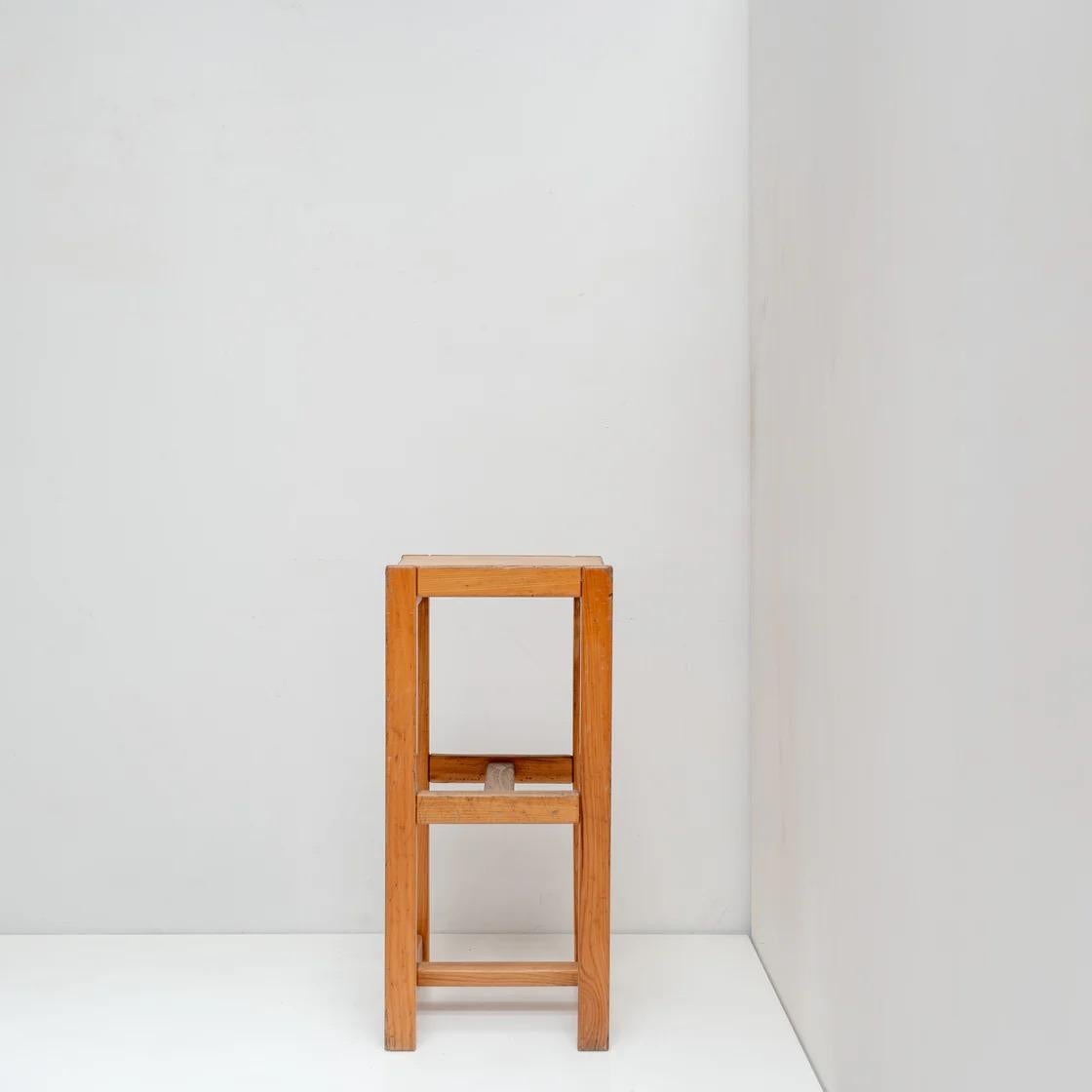 Taburete alto de madera en Bueno estado para la venta en Tokyo, Tokyo