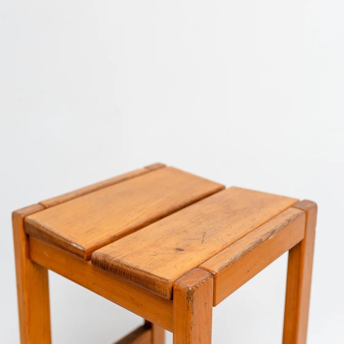 Taburete alto de madera en venta 2