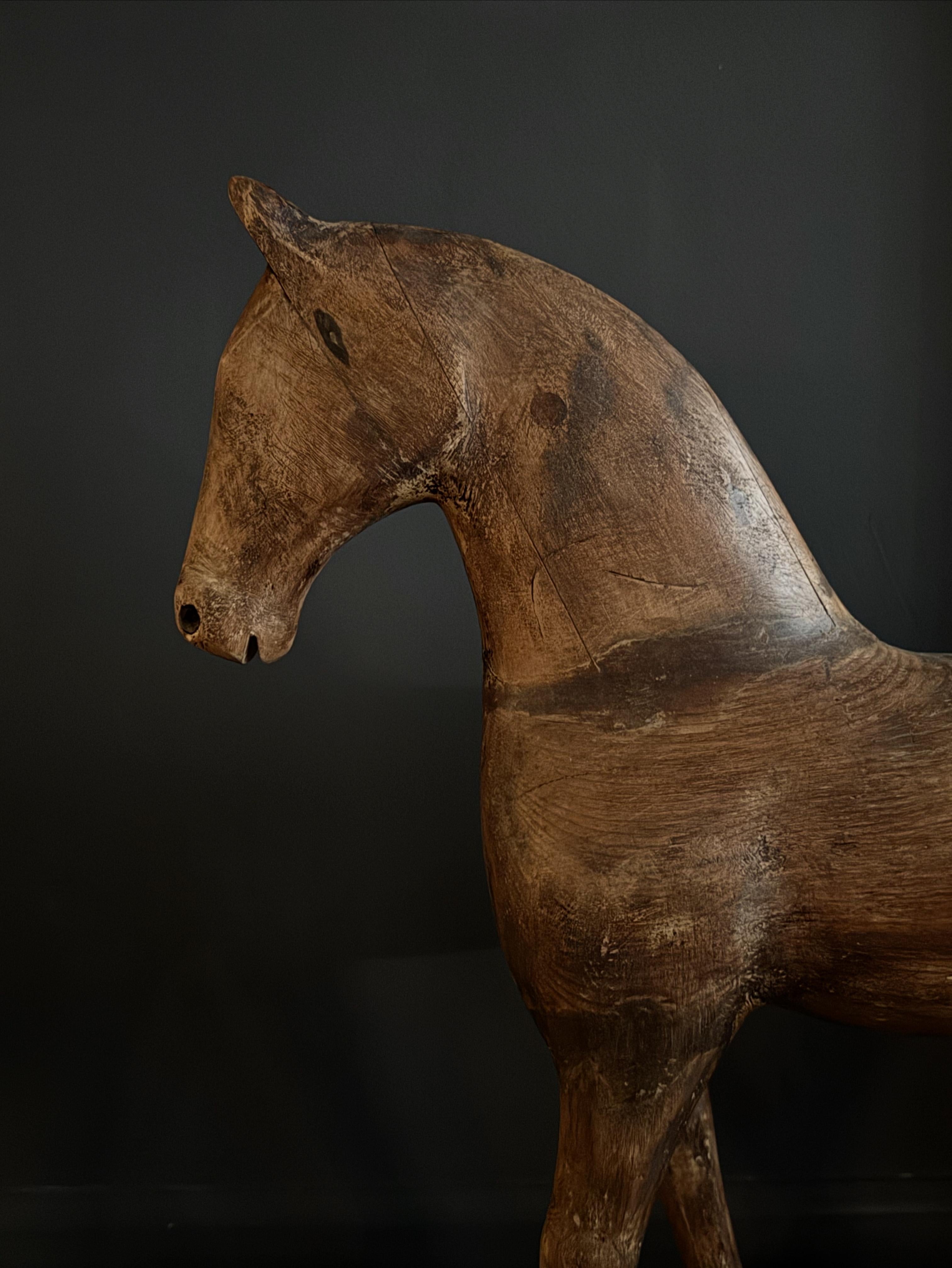 Legno Cavallo in legno intagliato francese del XIX secolo in vendita