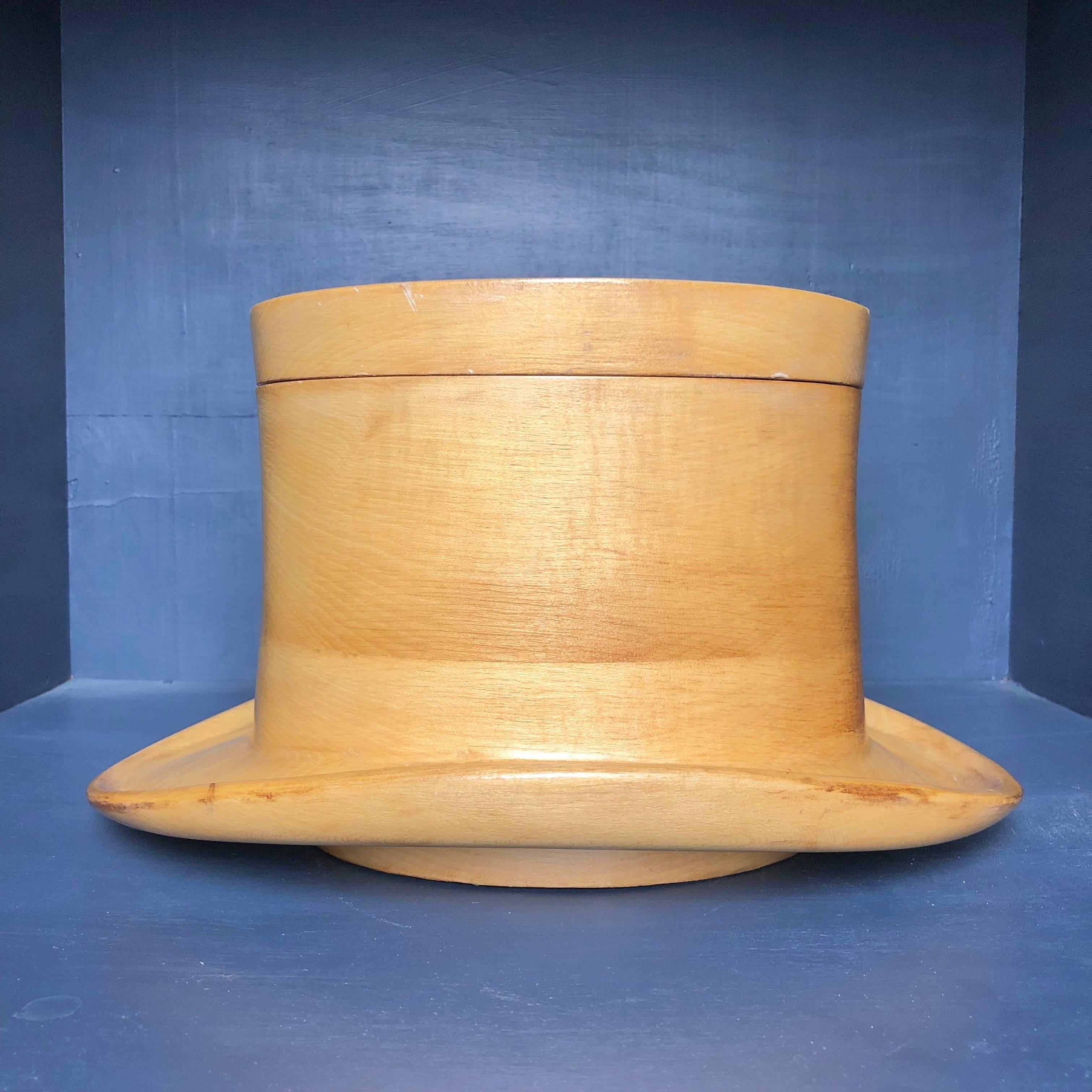 Wooden Ice Bucket in the Shape of a Top Hat, 1970, Mid-Century Modern In Good Condition In Roma, IT