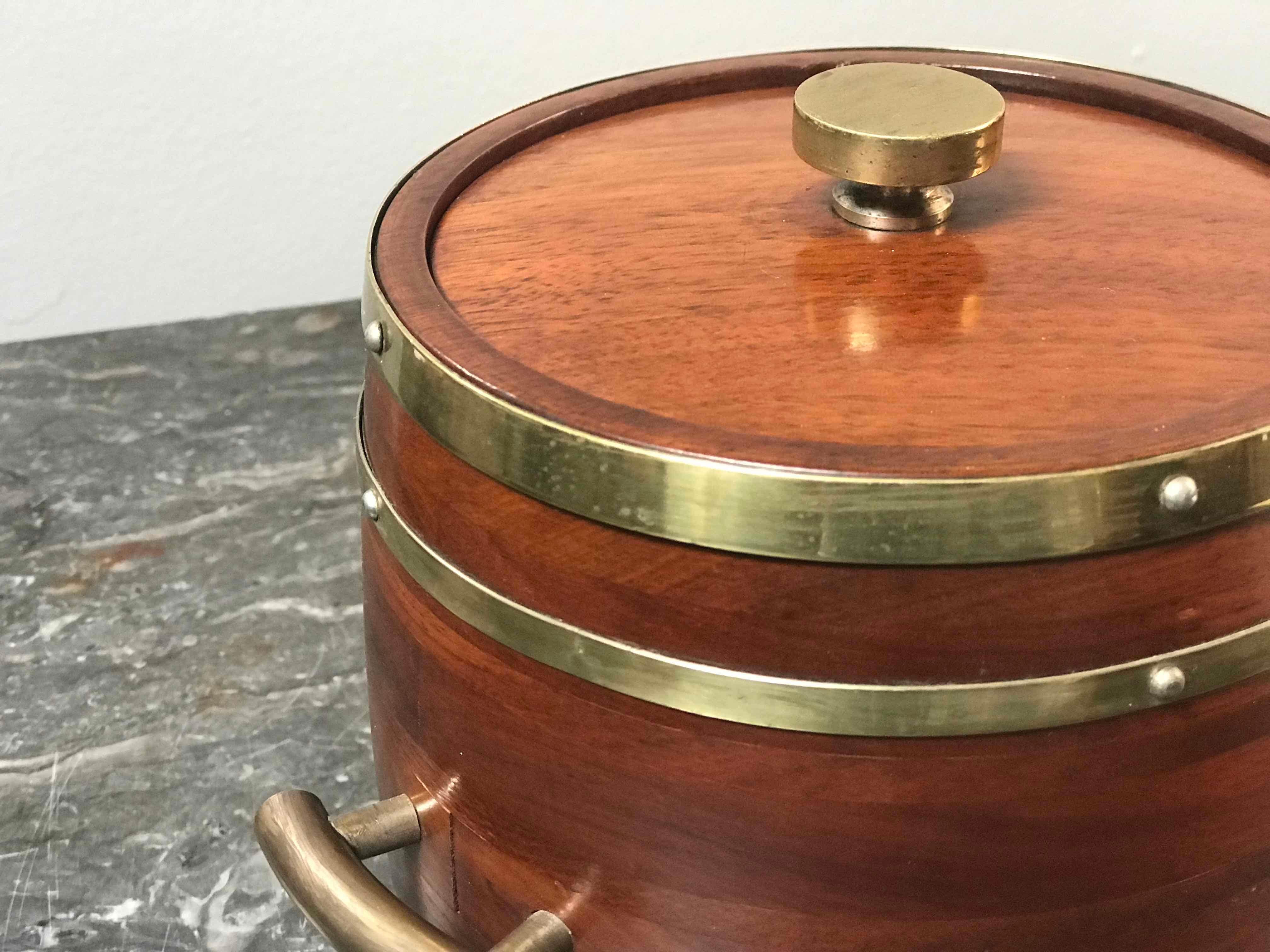 Wooden Ice Bucket with Brass Fittings from England Circa 1920 In Good Condition In Los Angeles, CA