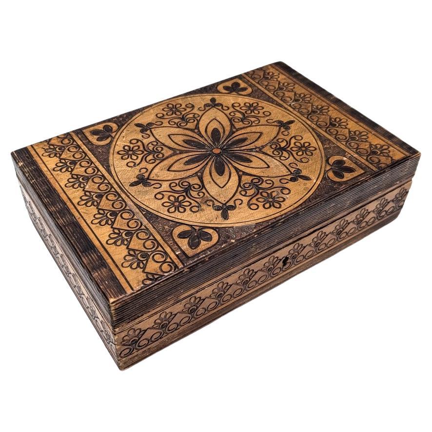 Beautiful box for jewels. 
Origin : Poland , early XX century 
Seen signes of time 