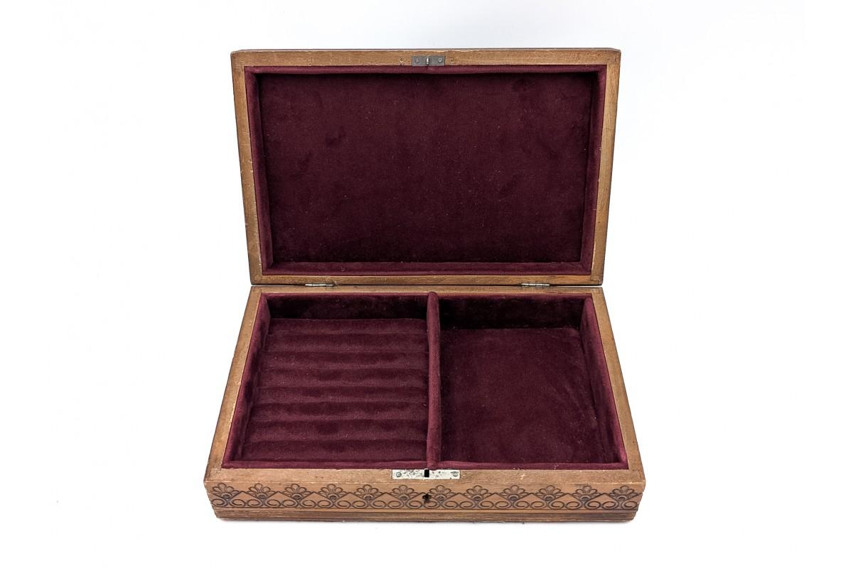 Wooden jewelry box, Poland, early XX century For Sale 2