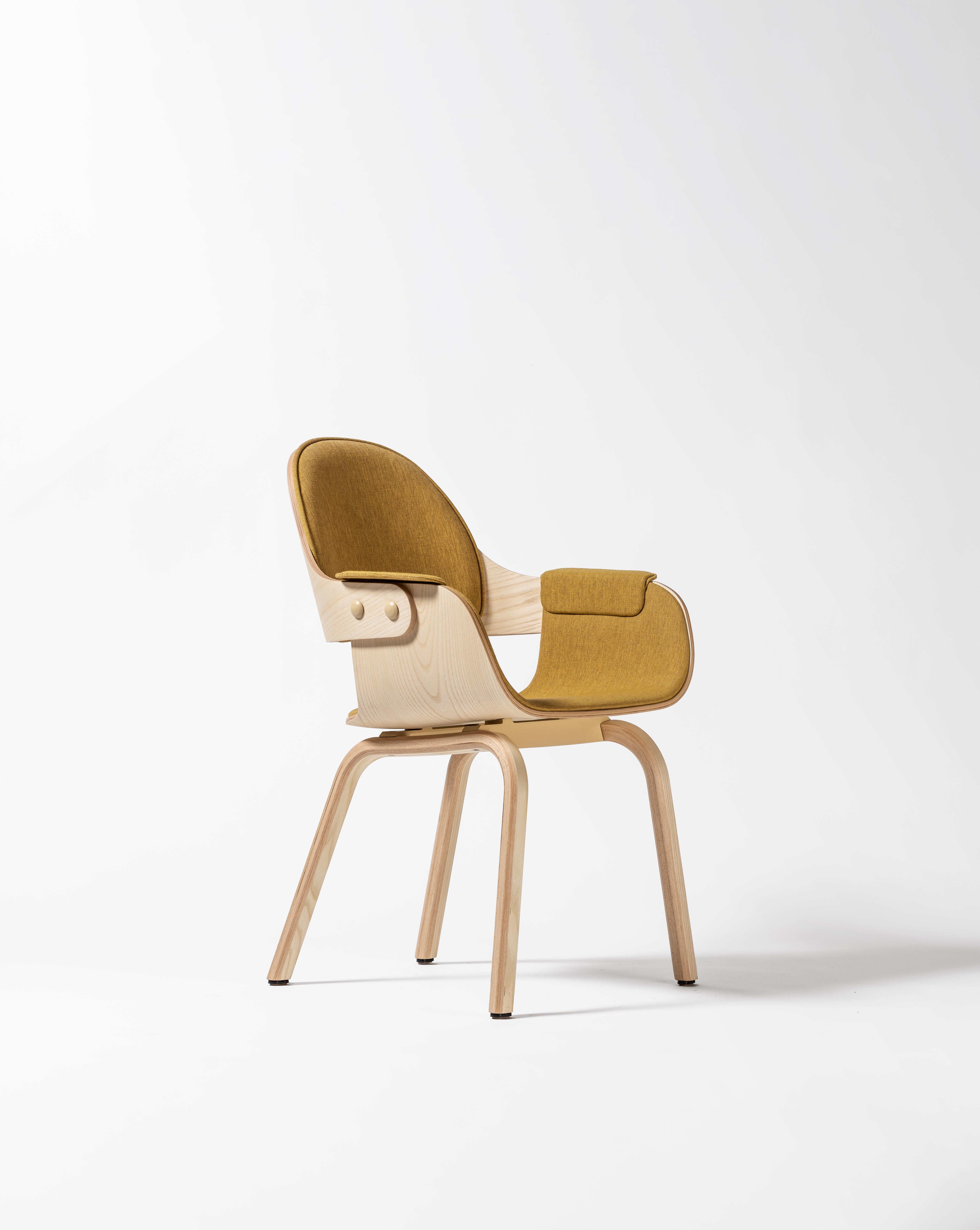 Moderne Chaise Showtime à pieds en bois de Jaime Hayon en vente
