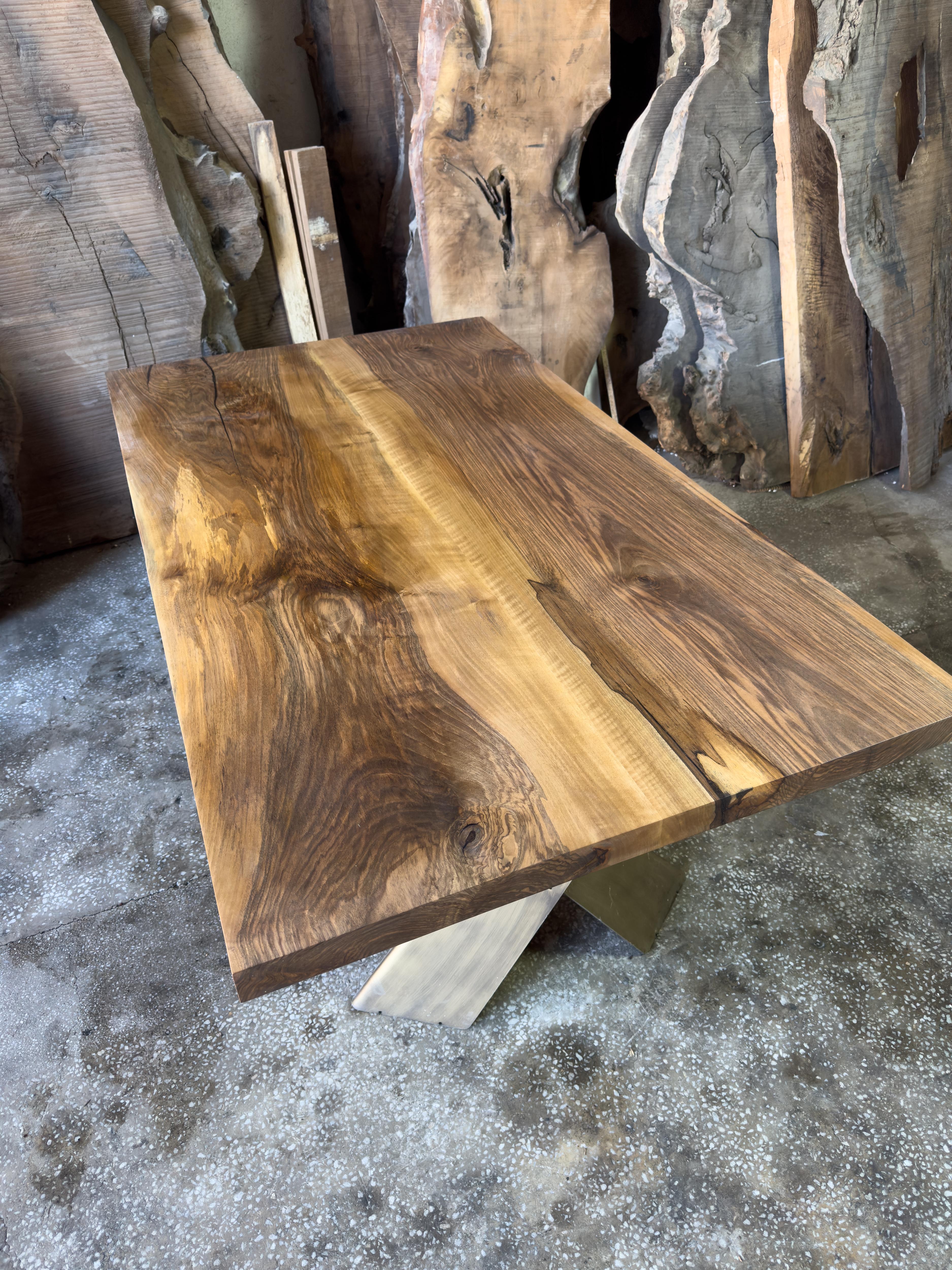 Rustic Wooden Live Edge Black Walnut Custom Dining Table In New Condition For Sale In İnegöl, TR