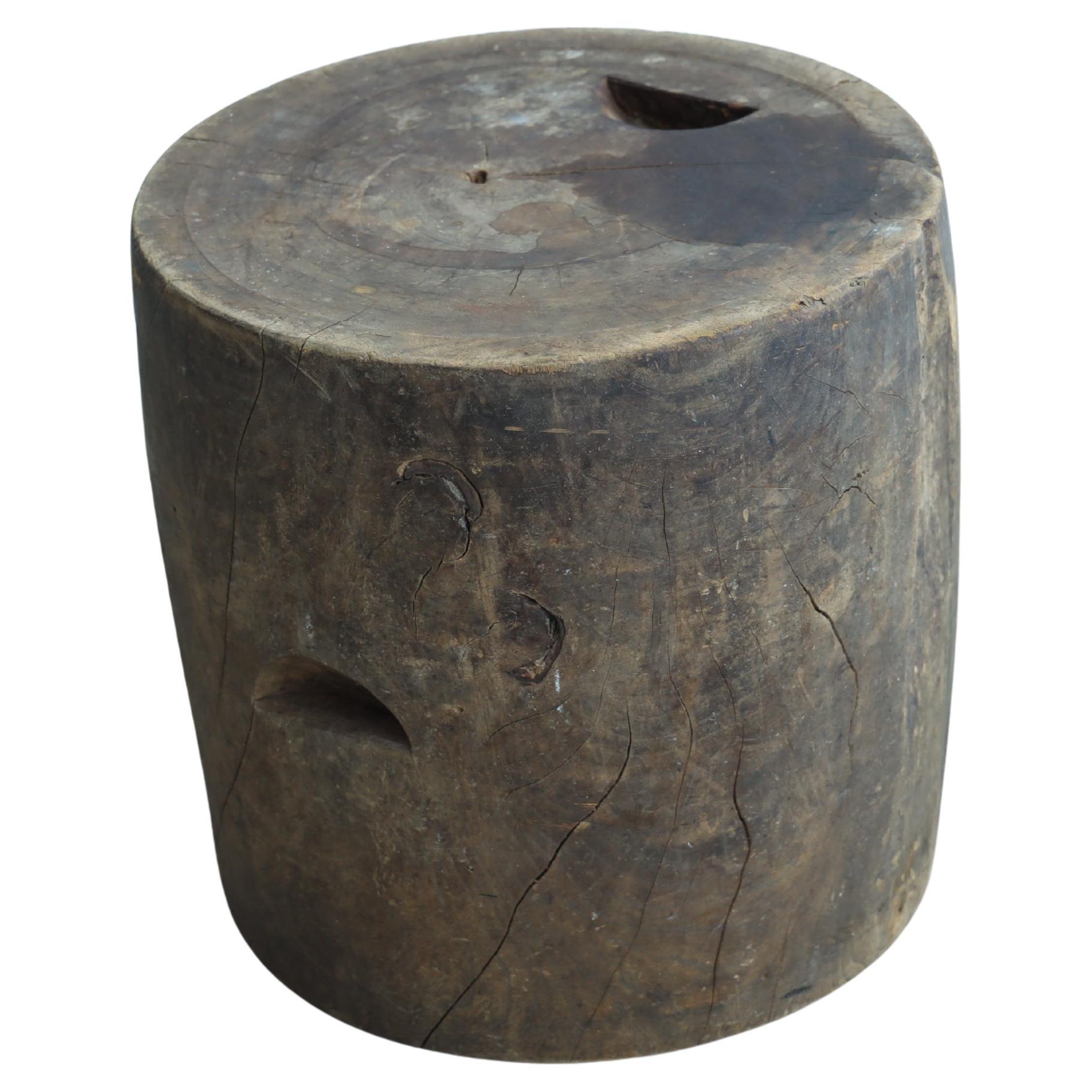 Niedriger Holztisch, Ständer, japanische Antiquität, primitiv, Wabi-Sabi, Mingei