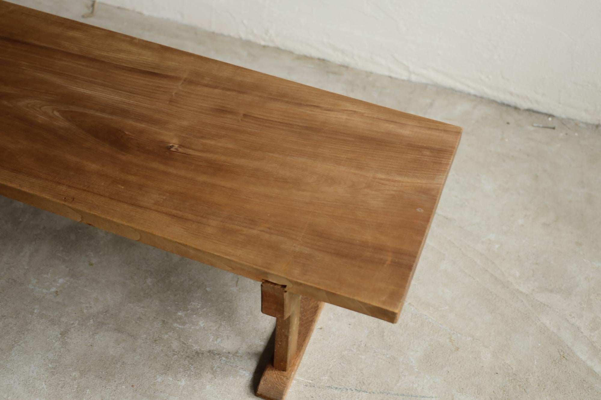 Niedriger Holztisch, japanische Antiquitäten, Ausstellungsstand, Wabi-Sabi, Mingei (20. Jahrhundert) im Angebot