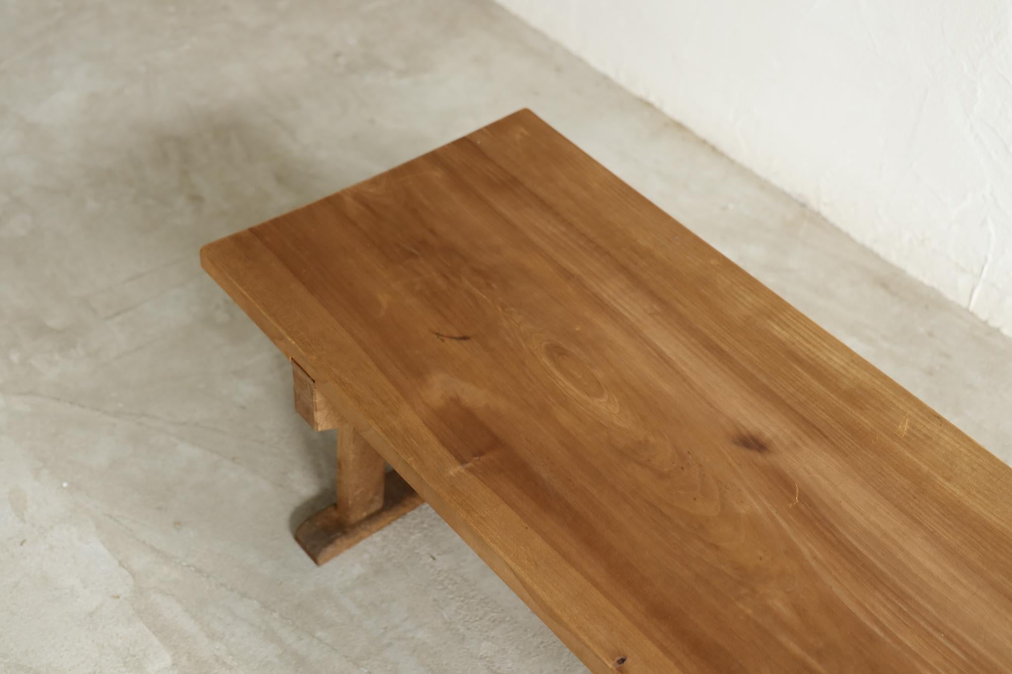 Niedriger Holztisch, japanische Antiquitäten, Ausstellungsstand, Wabi-Sabi, Mingei im Angebot 1