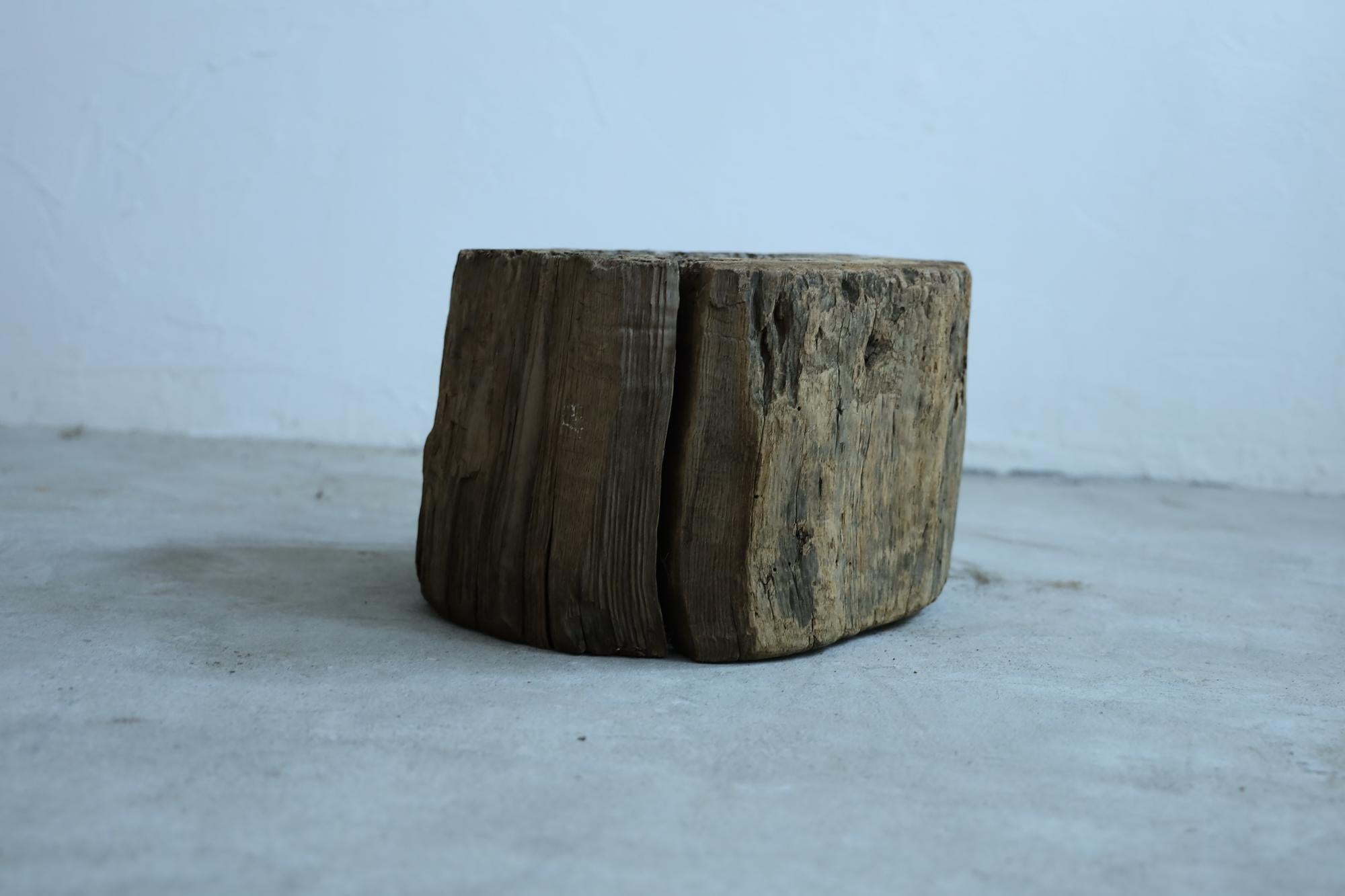 Niedriger Holztisch, japanisch, antik, Wabi-Sabi, Mingei (20. Jahrhundert) im Angebot