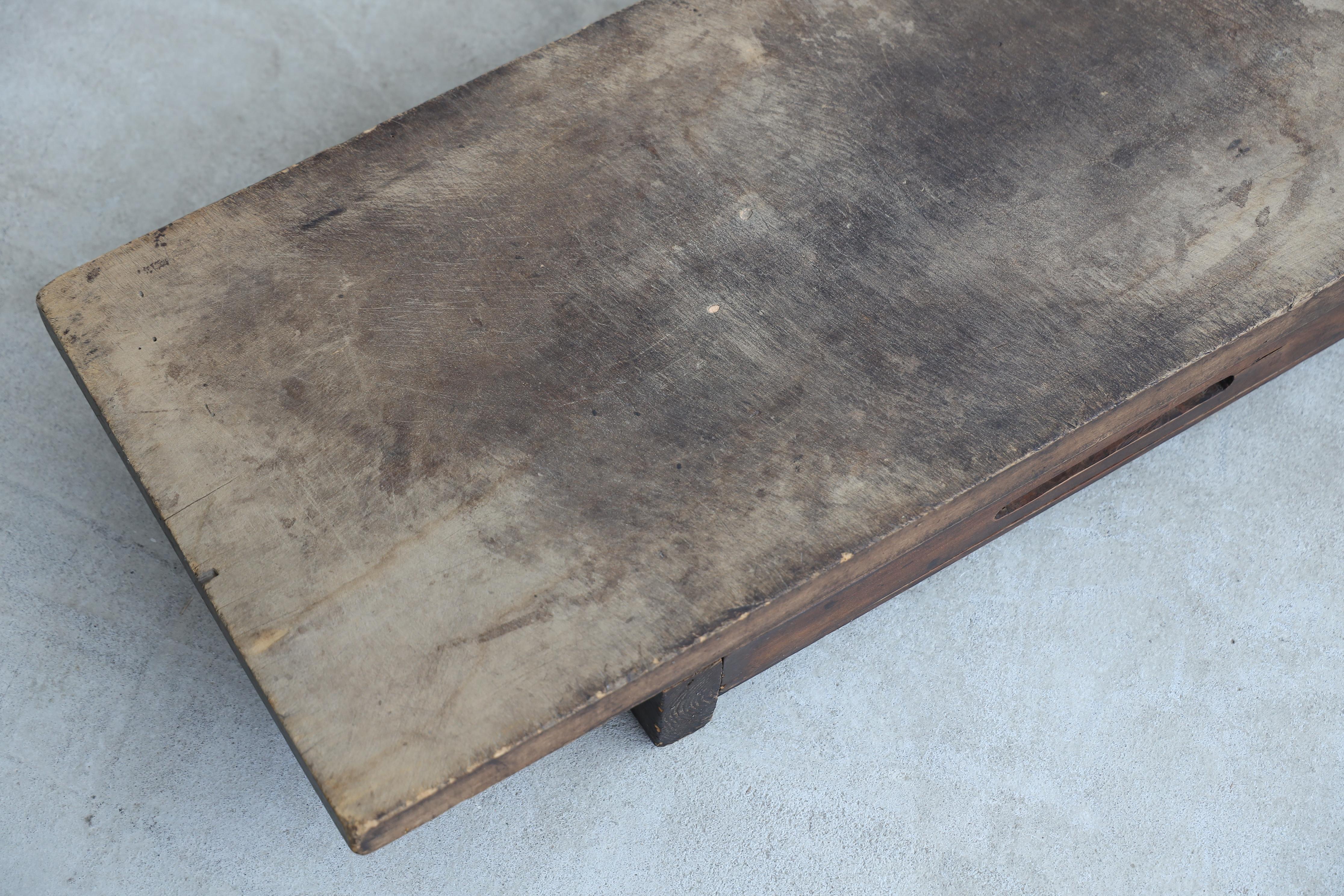 Niedriger Holztisch, japanisch, antik, Wabi-Sabi, Mingei im Angebot 2