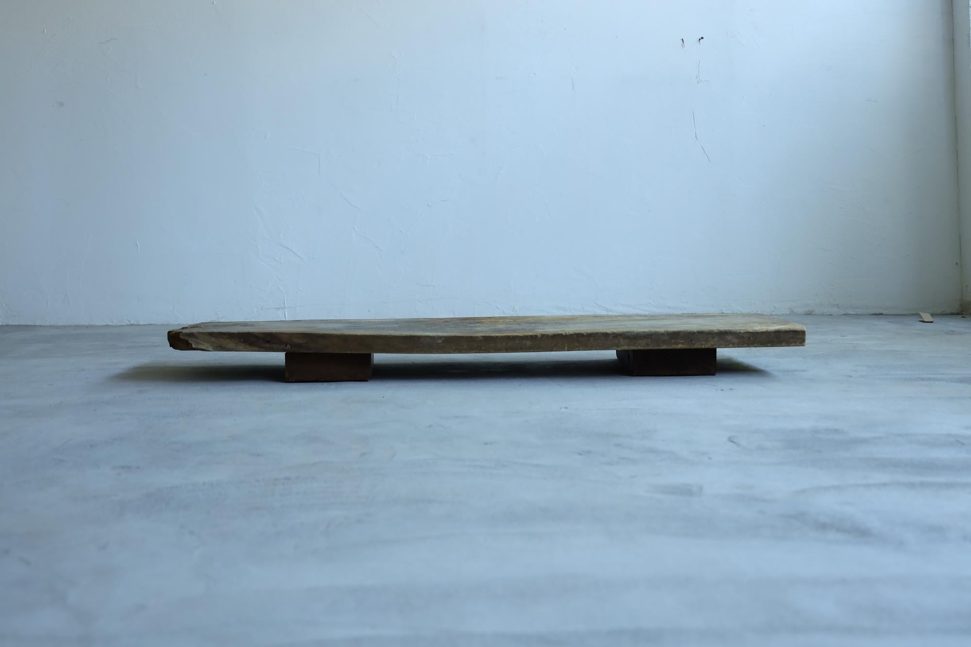 Niedriger Holztisch, japanisch, antik, Wabi-Sabi, Mingei im Angebot 4