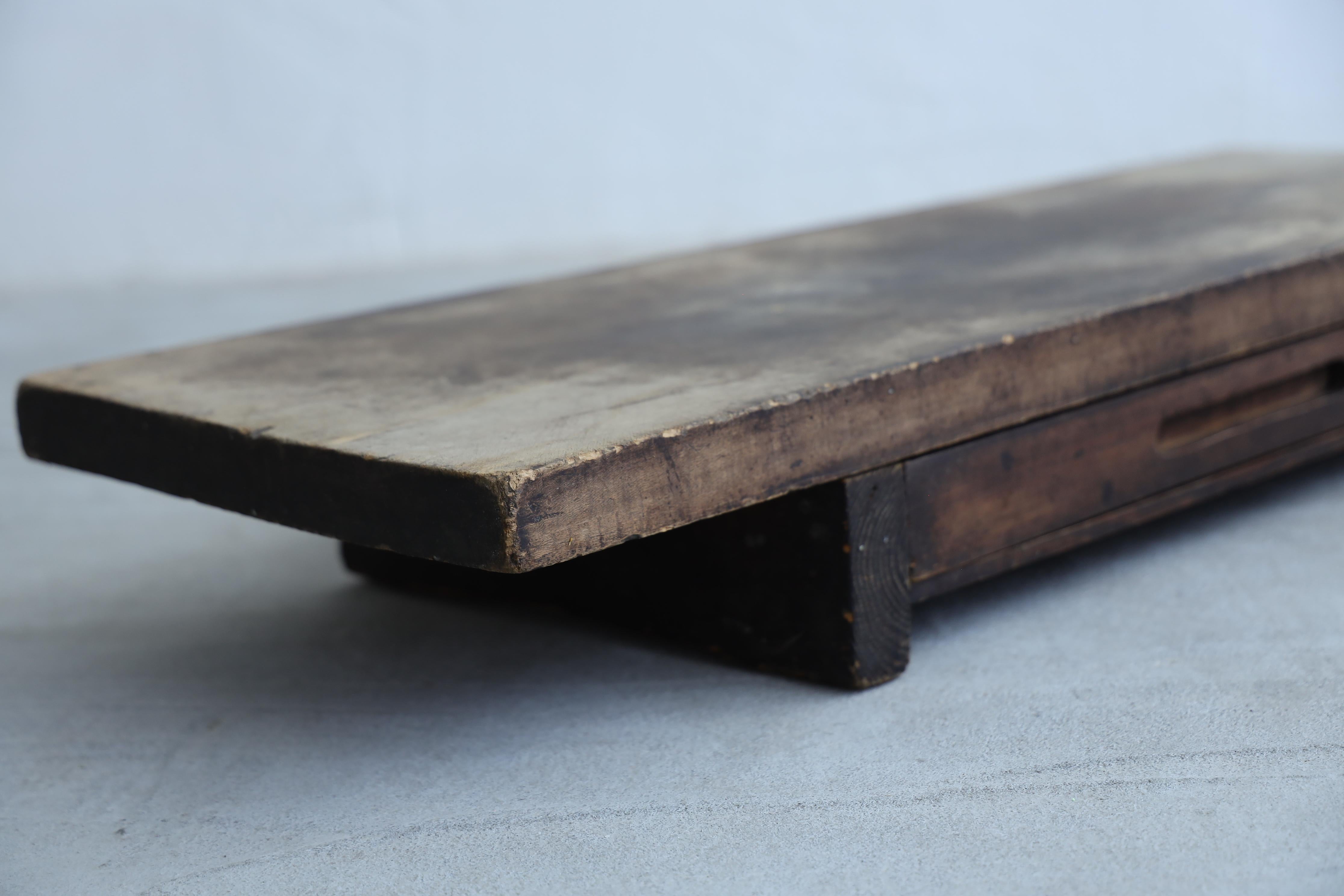 Niedriger Holztisch, japanisch, antik, Wabi-Sabi, Mingei im Angebot 4