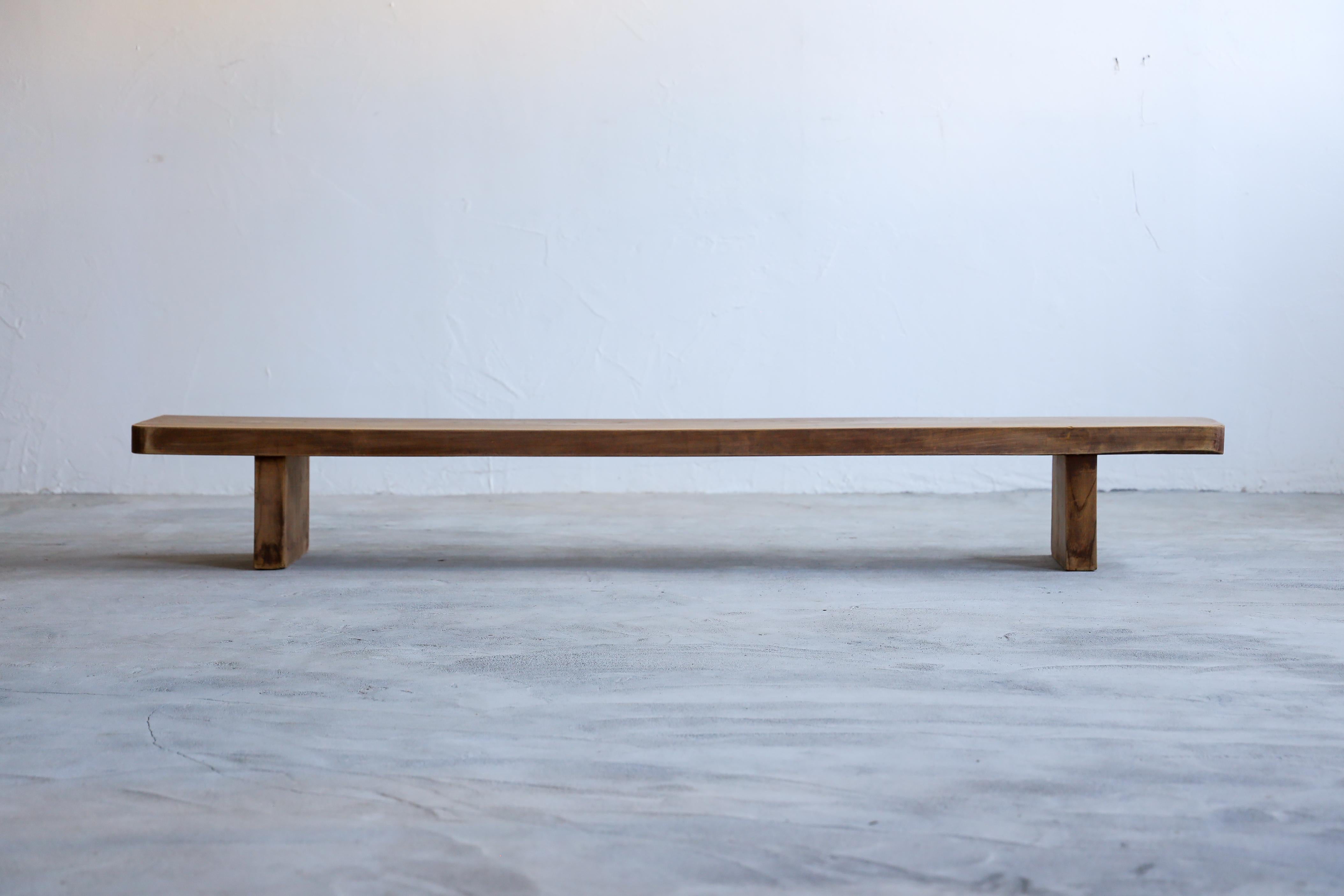 Furniture made from a beautiful single piece of zelkova wood is a special piece that gives you a sense of the strength and warmth of nature.

The unique grain of solid wood is unique to each piece, creating a special space that is just
