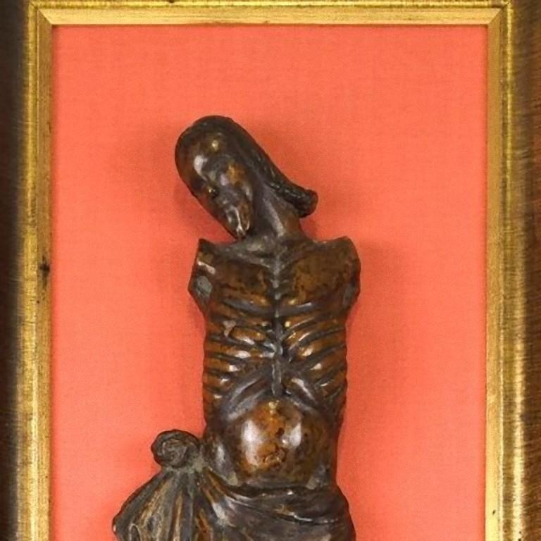 Wooden Made Crucifixion of Jesus, Italian Manufacture, Late XVI Century In Good Condition For Sale In Roma, IT