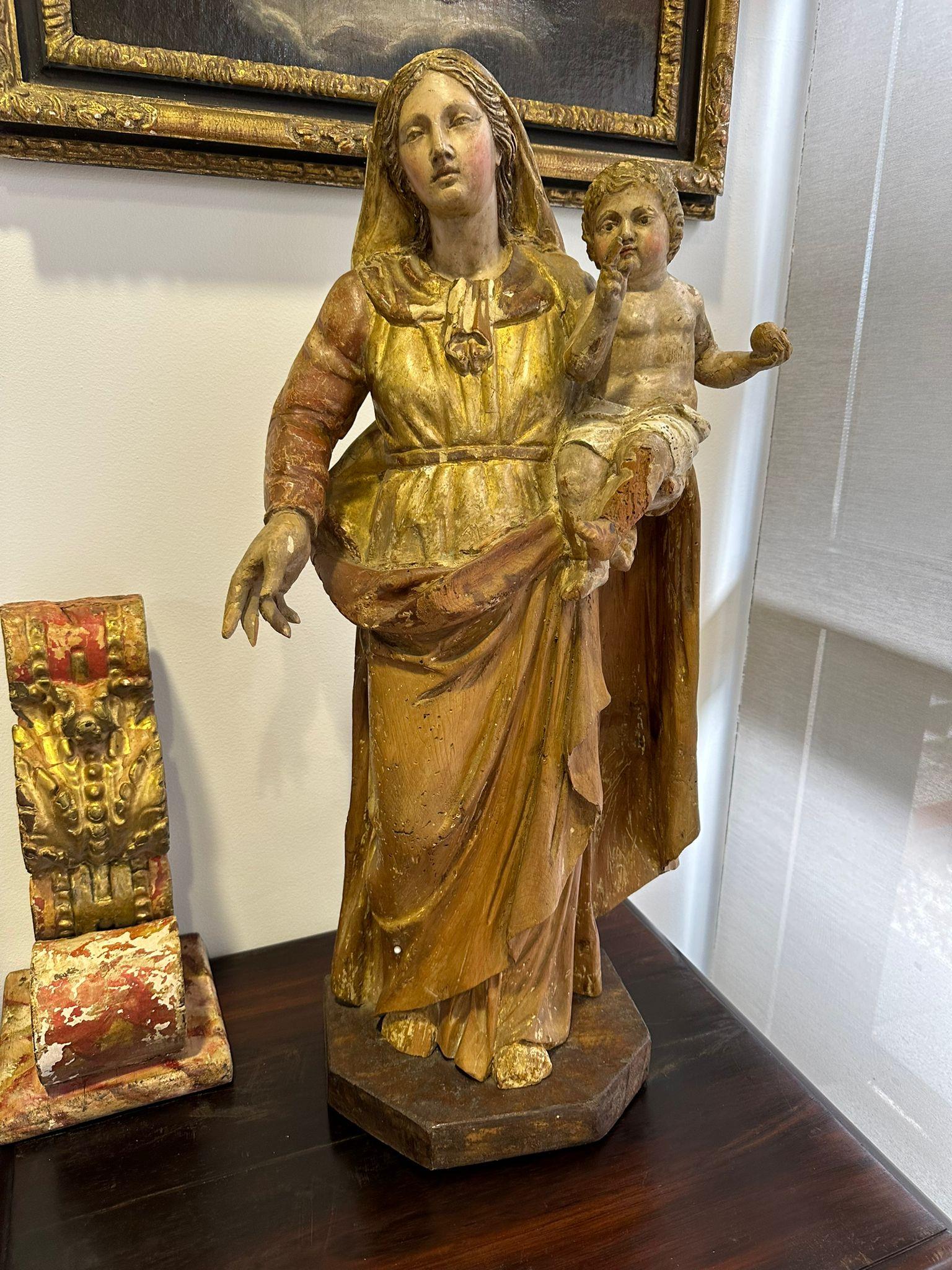 Italian Wooden Madonna with Child Baroque Art Italy 17th Century with Export Certificate For Sale