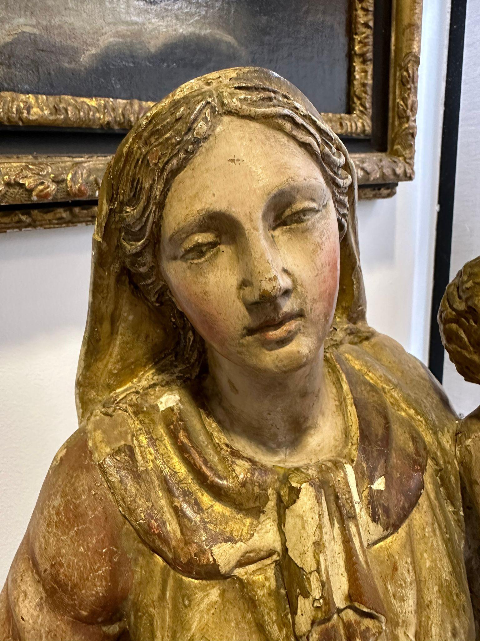 Wooden Madonna with Child Baroque Art Italy 17th Century with Export Certificate For Sale 4