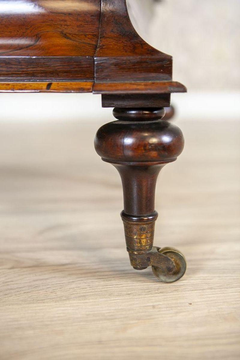 Portariviste in legno dei primi del '900 in marrone scuro in vendita 3