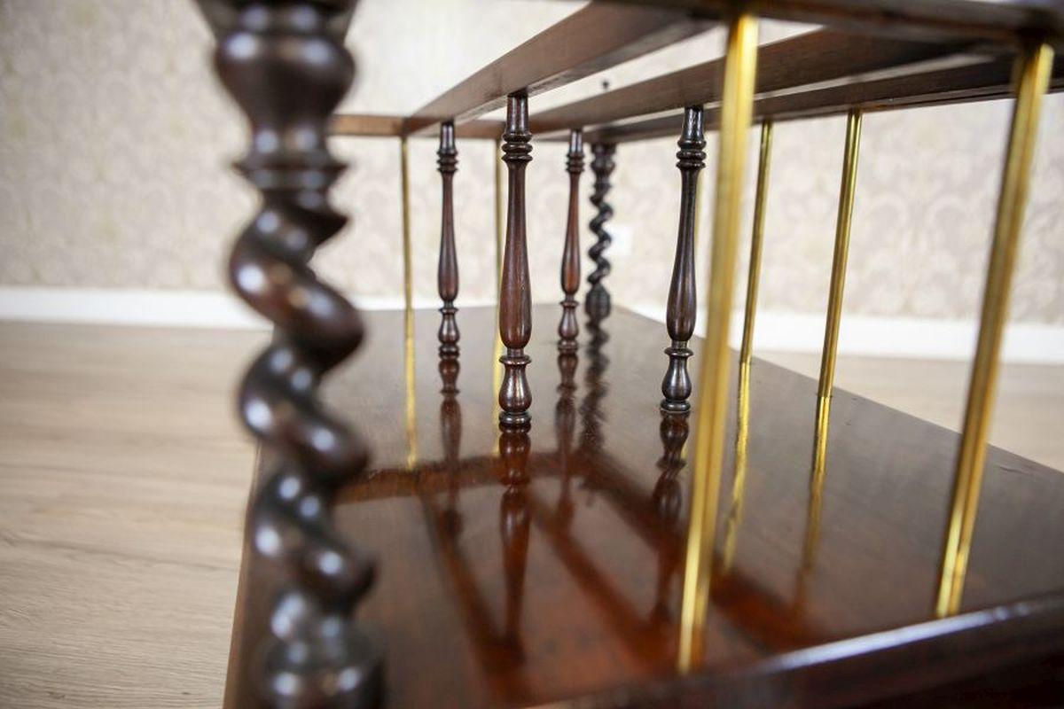 Portariviste in legno dei primi del '900 in marrone scuro in vendita 1