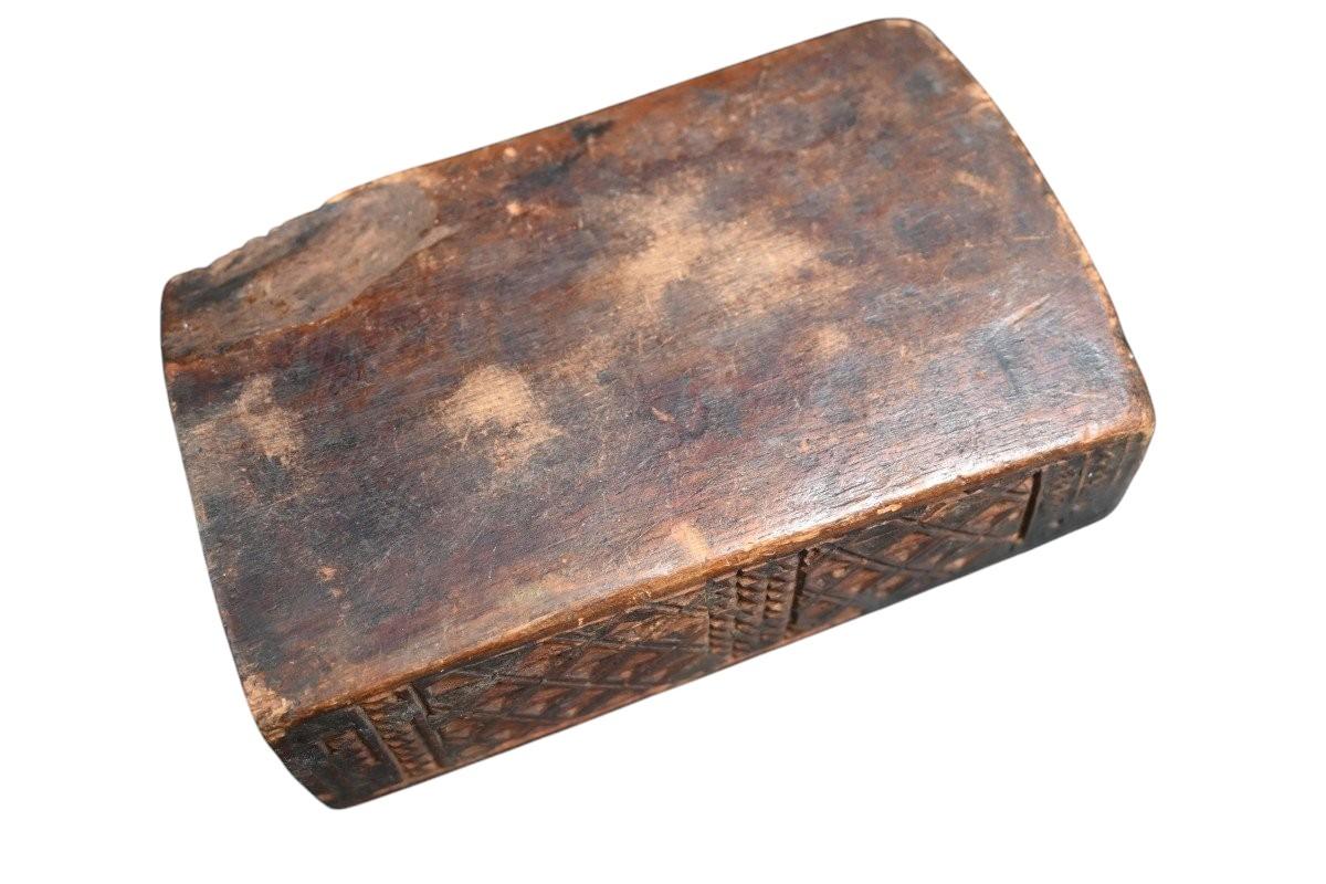 De madera  Caja de maquillaje de la tribu kuba, Dr Congo, finales del siglo XIX en Bueno estado para la venta en Bilzen, BE