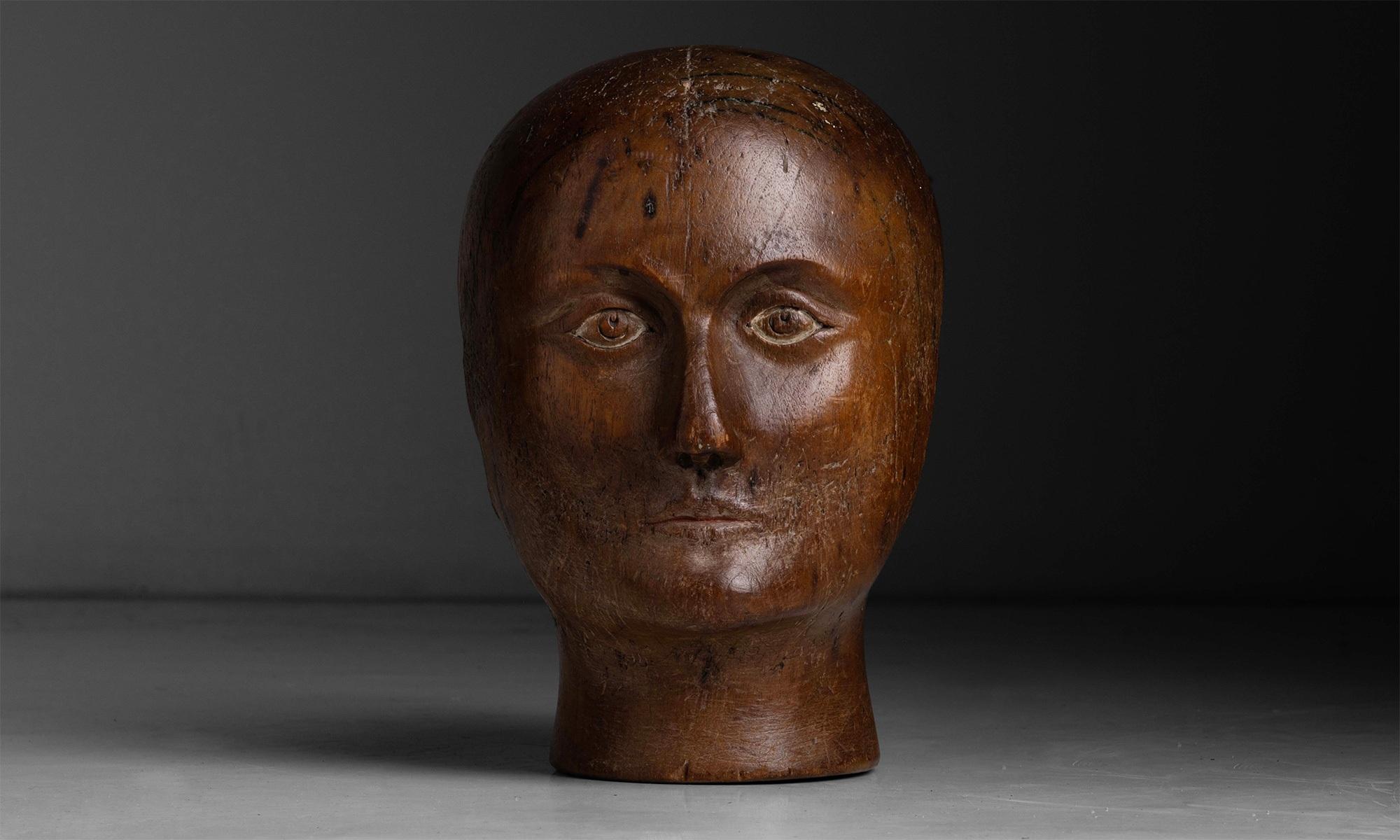 wood mannequin head