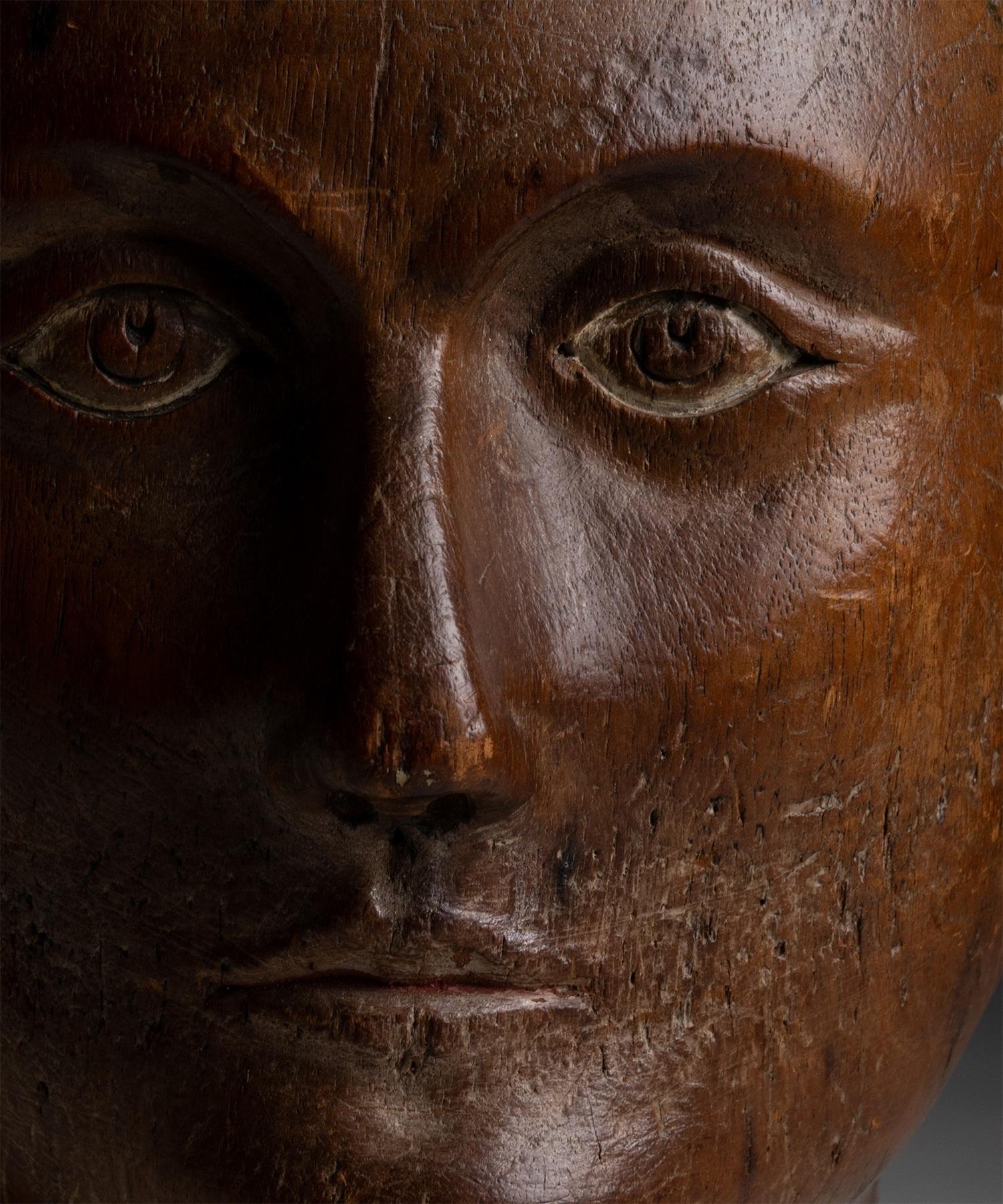 wood mannequin head