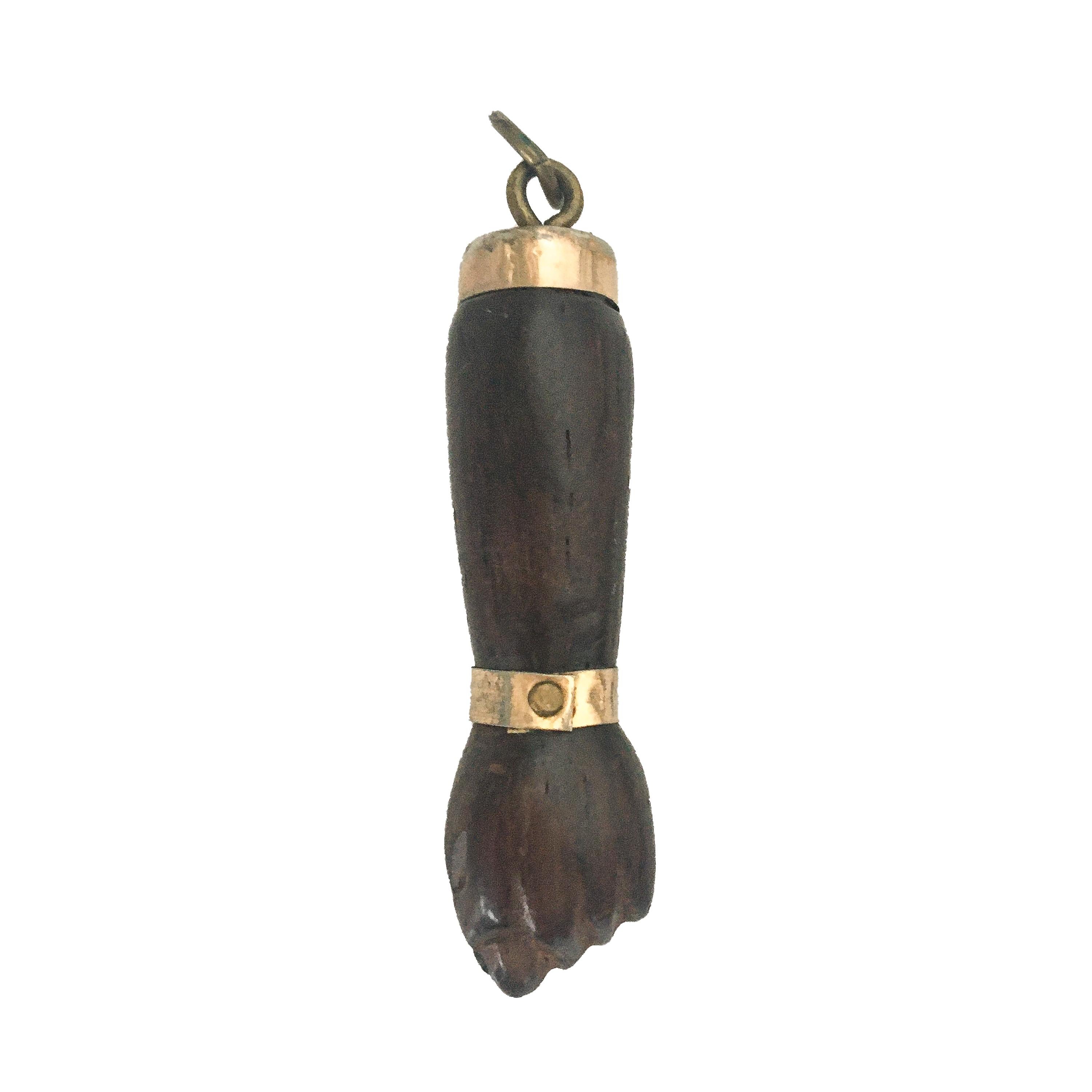 mano figa charm