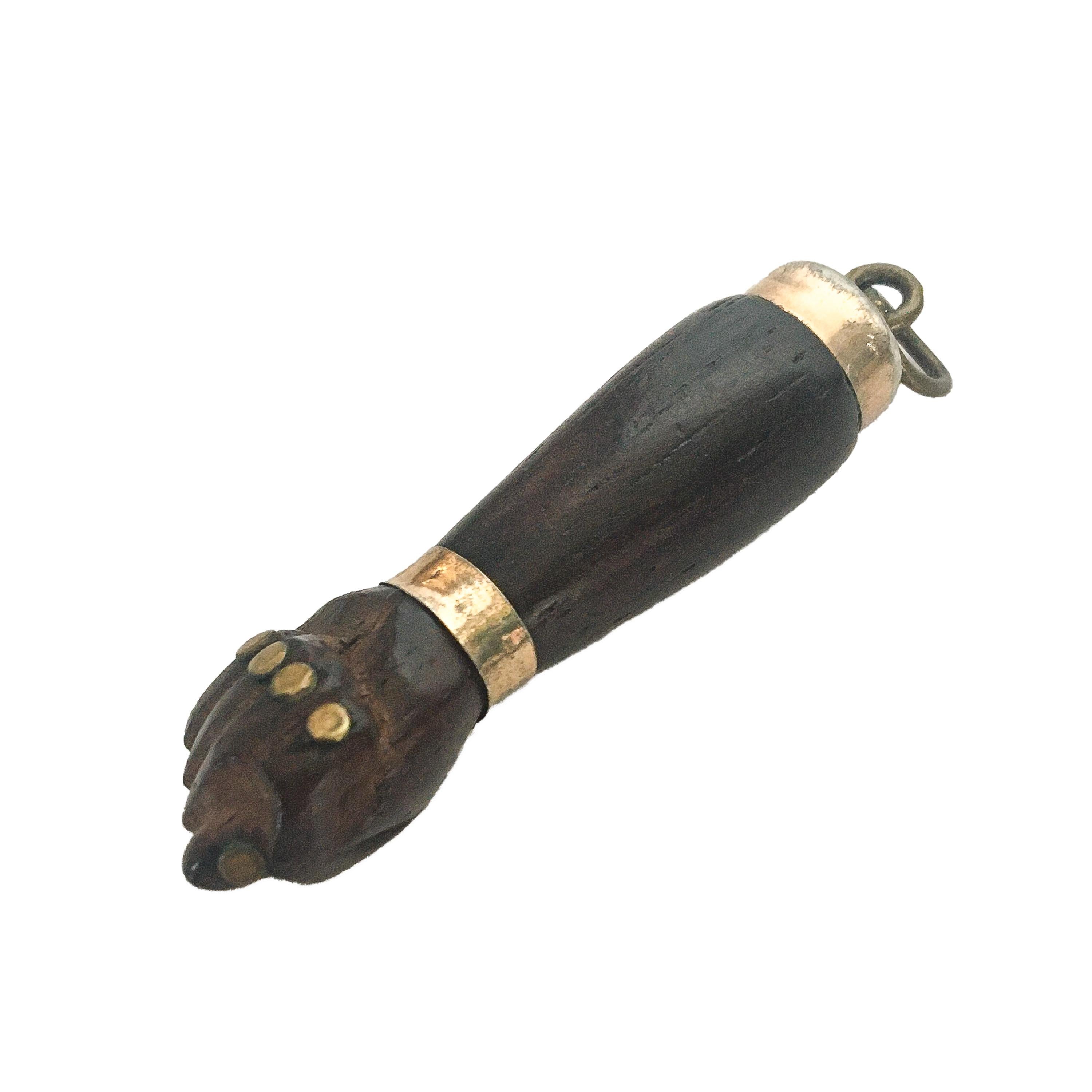 Vintage Wooden Mano Figa Hand Charm Pendant In Good Condition In Rotterdam, NL