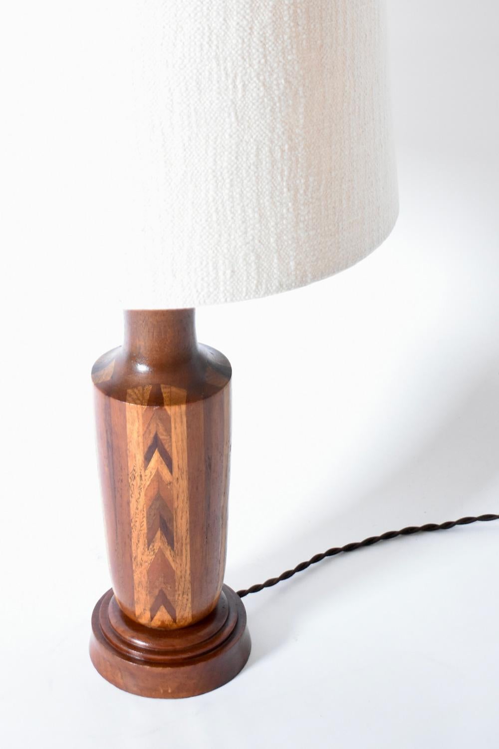 Danois Lampe de table en marqueterie, années 1960 en vente