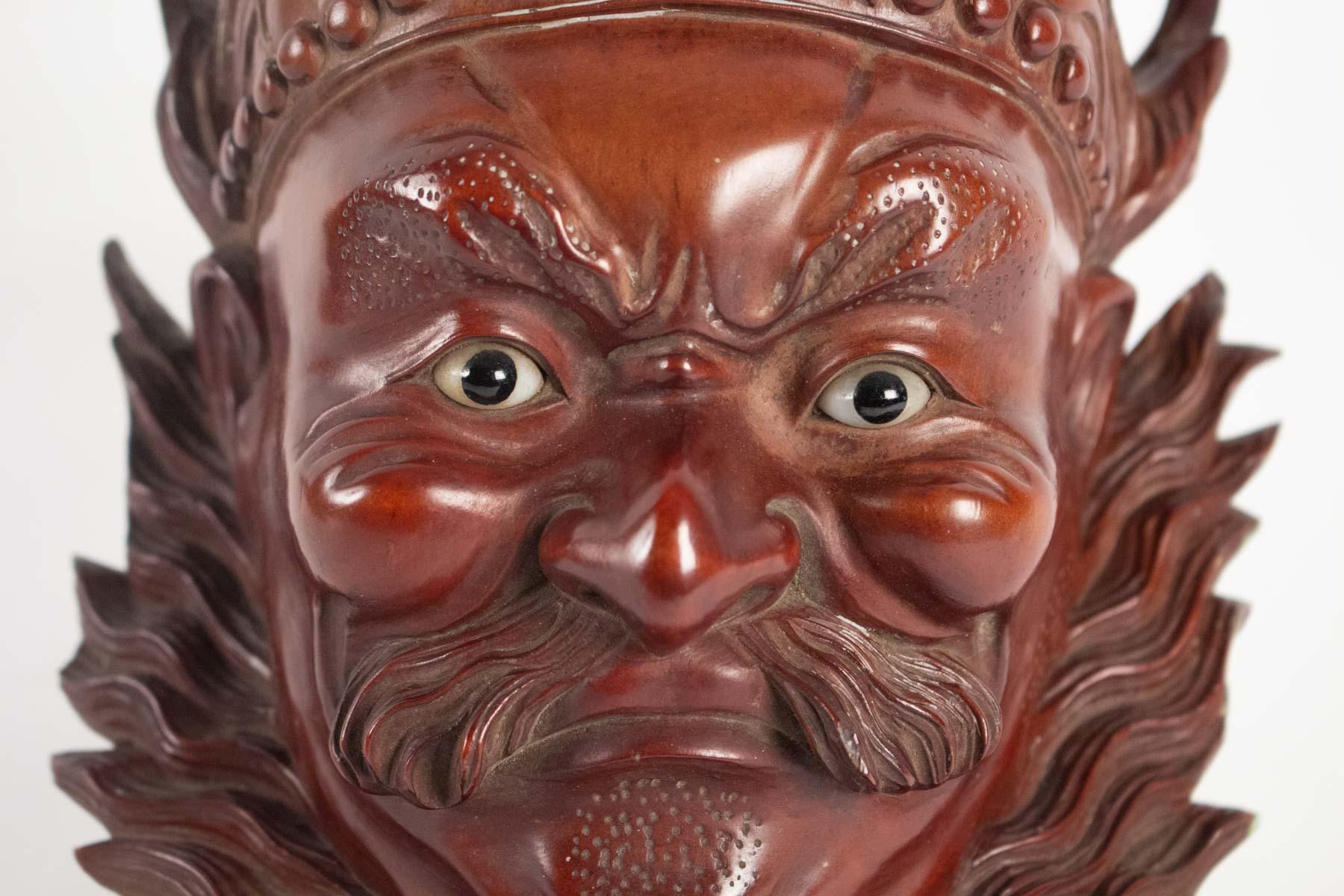 Wooden Mask of a Chinese Traditional Opera Personage, Sulfur Eyes, circa 1900
Measures: H 30cm, L 20cm, P 15cm.