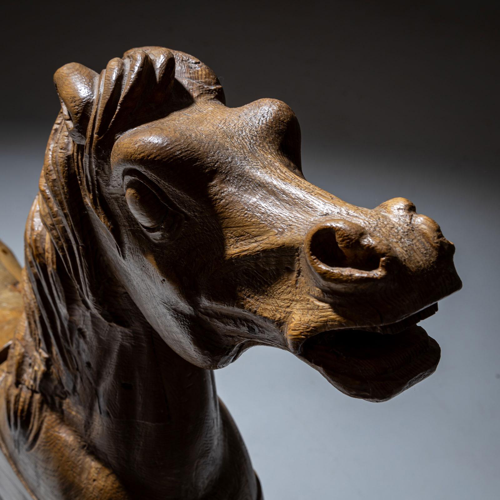 Cavallo da giostra in legno, inizio XX secolo in vendita 1
