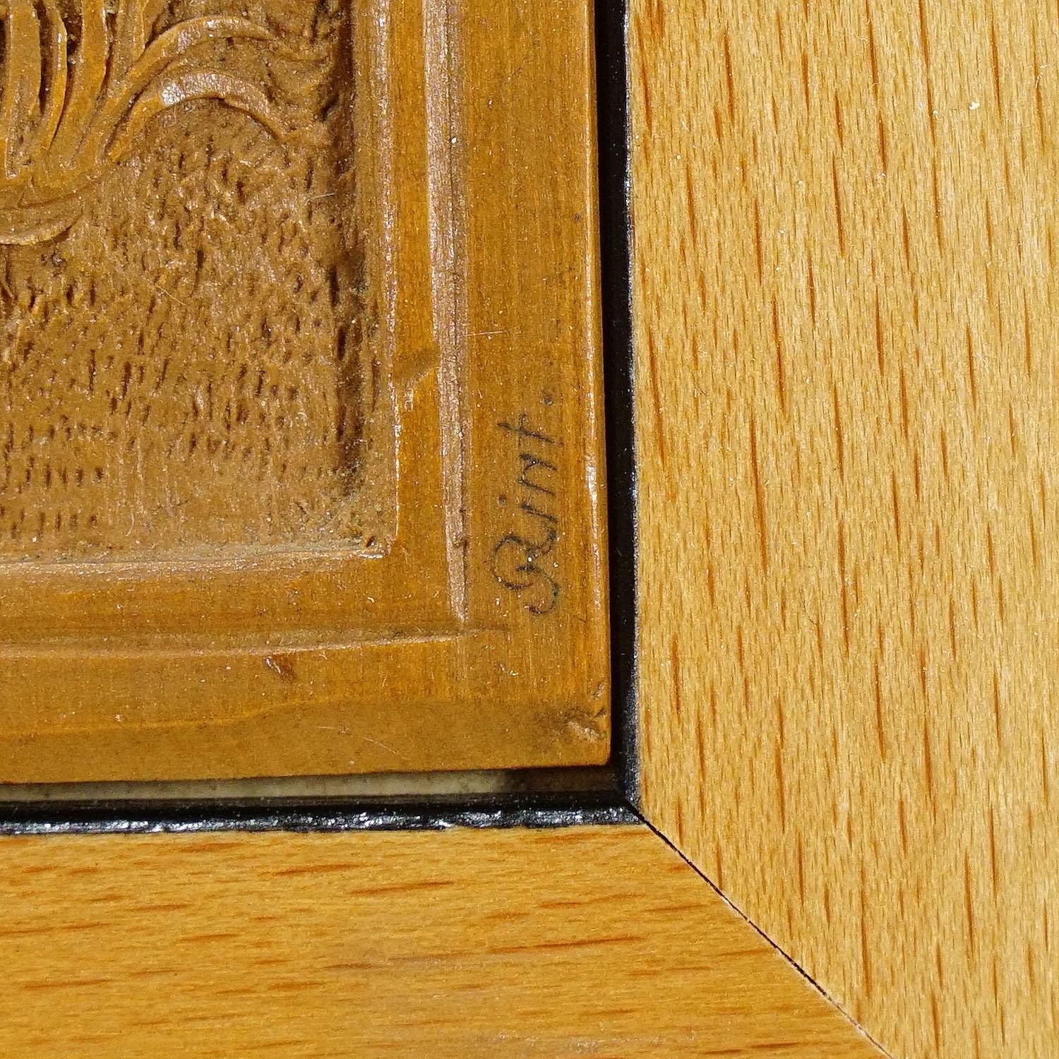 Holz-Mini-Schnitzplakette aus Holz von Johann Rint, um 1880 (Geschnitzt) im Angebot