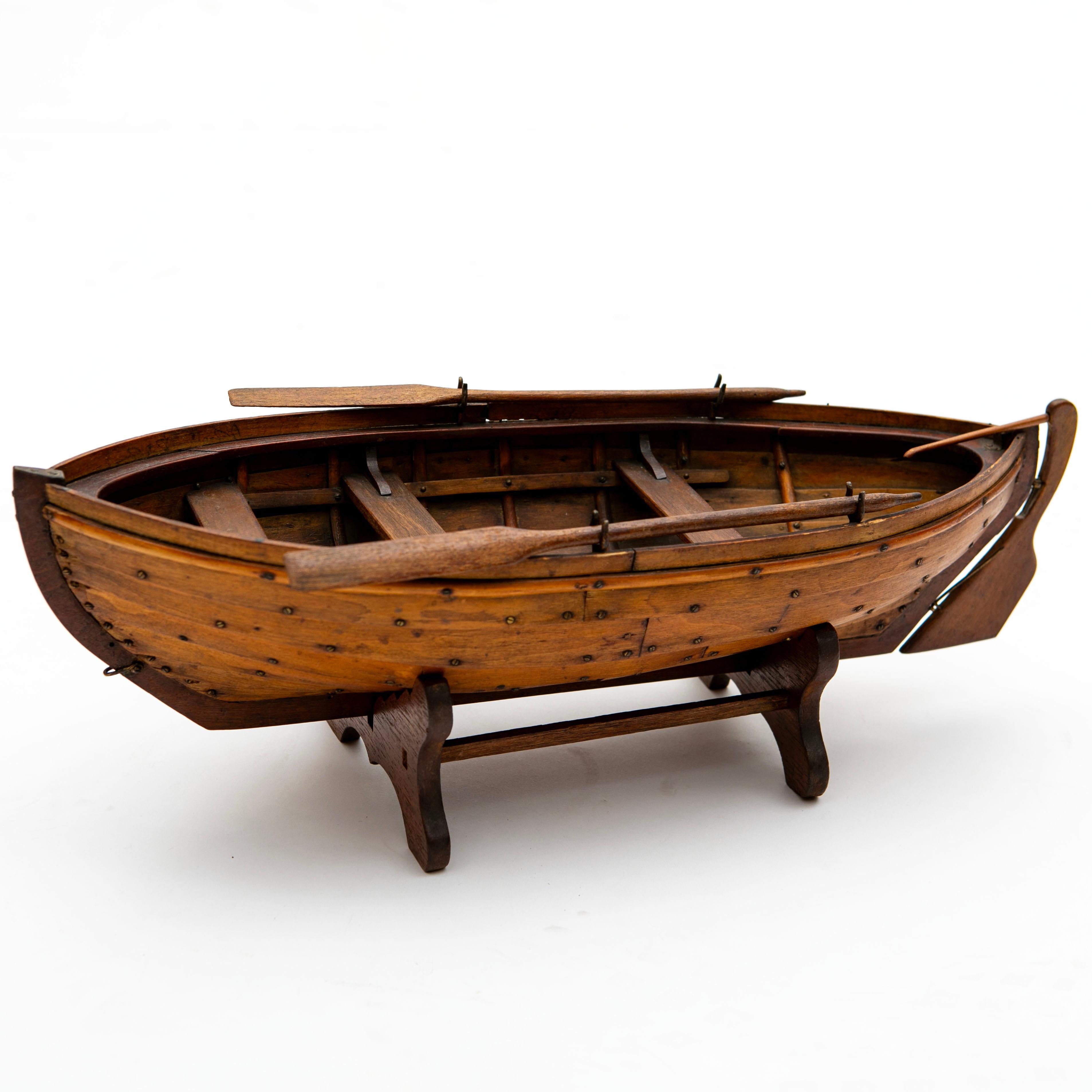 Modèle réduit en bois Bateau à rames en tilleul, Danemark en vente 4