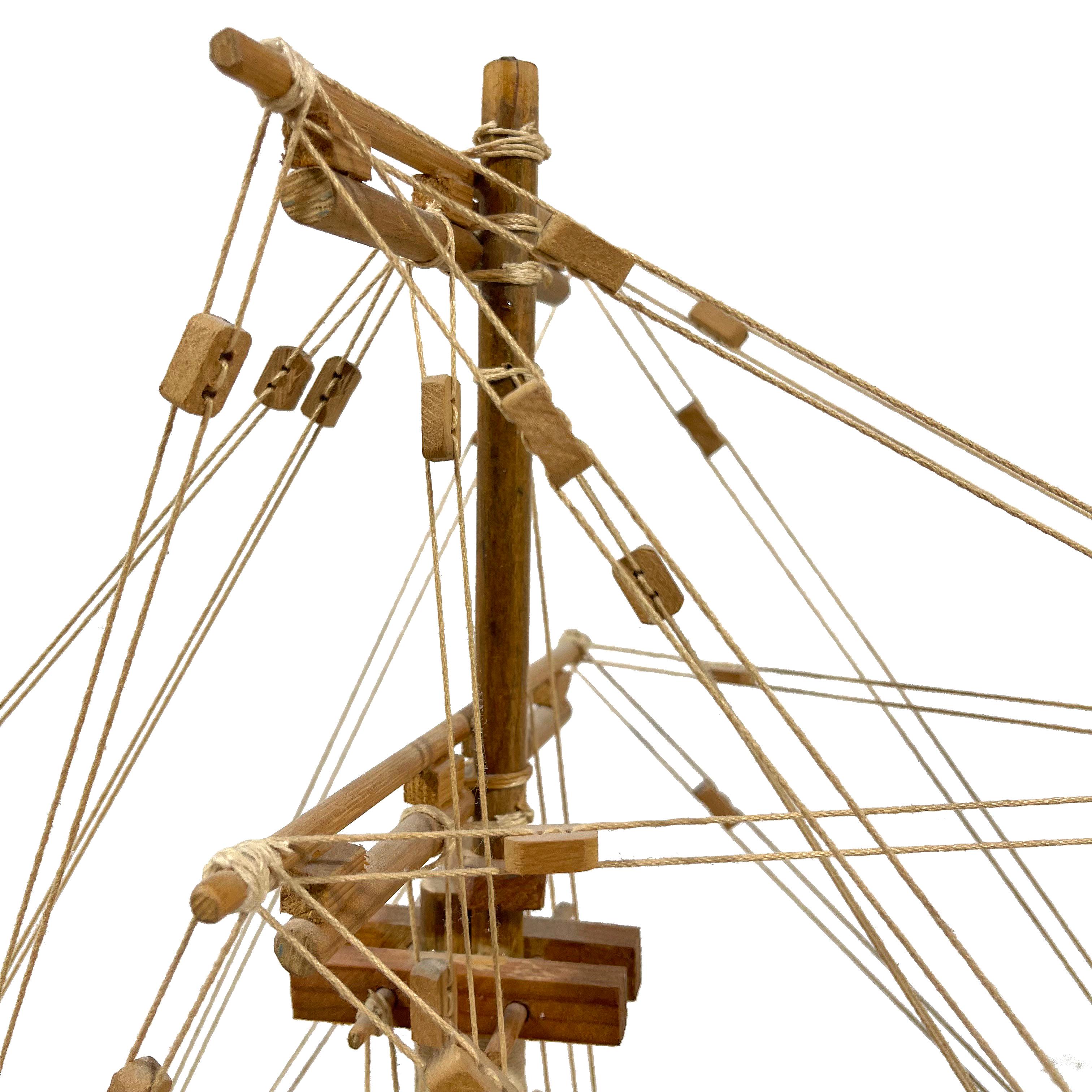 Maqueta de madera de velero de J. Romero en venta 3
