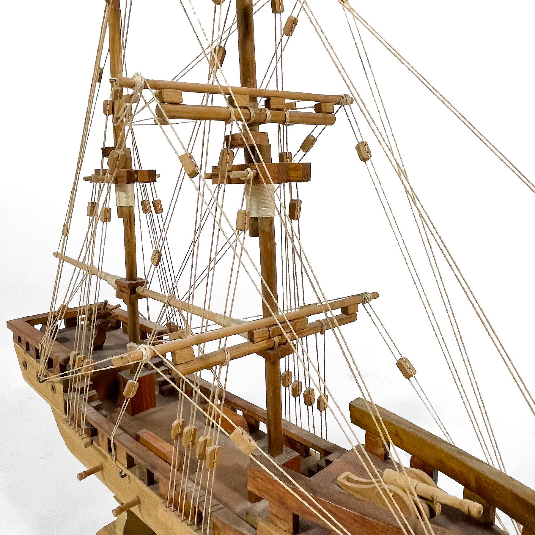 Maqueta de madera de velero de J. Romero en venta 4